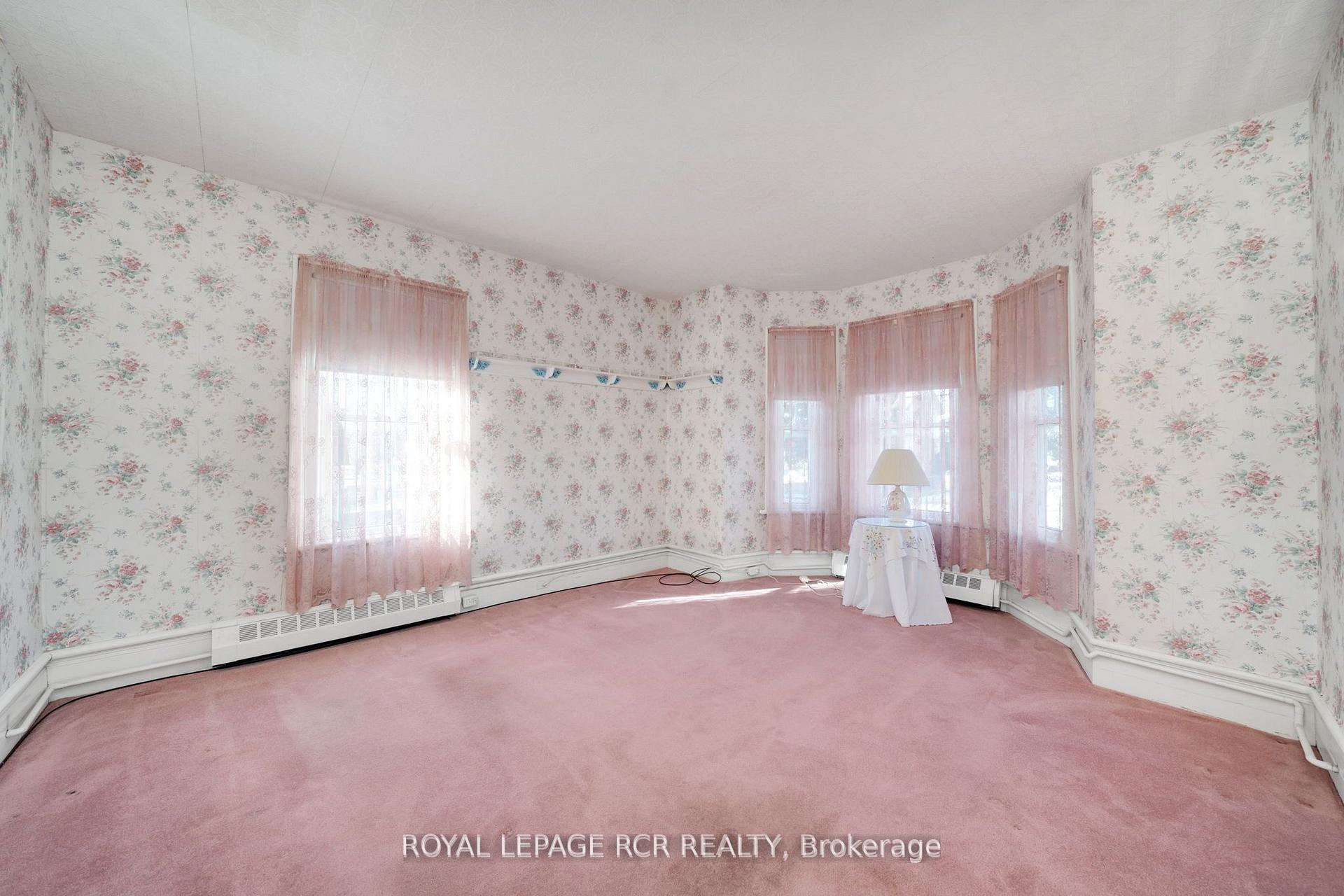 Photo 11 of 33 Pine Avenue, Caledon, Palgrave — HOMEH