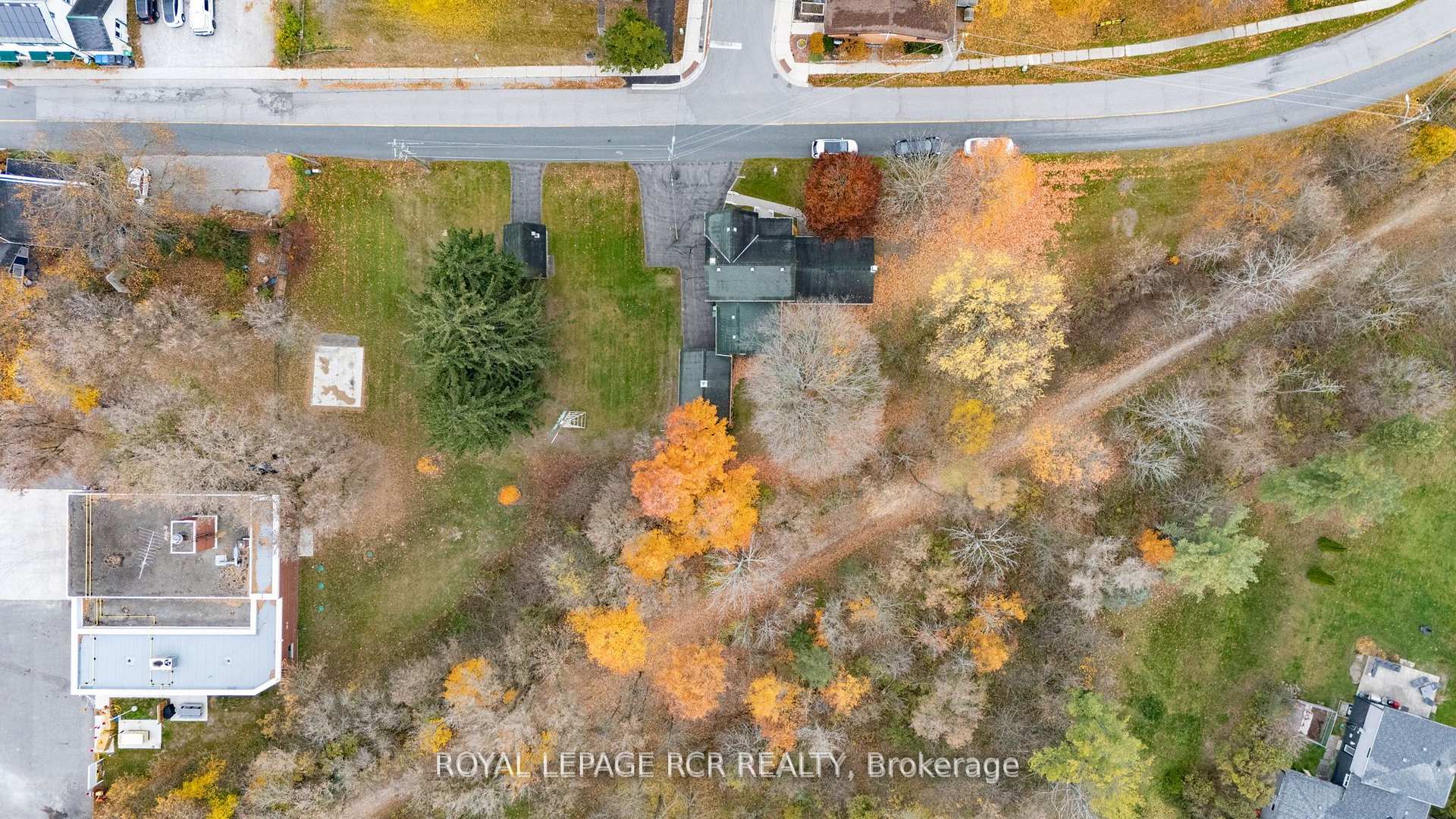 Photo 35 of 33 Pine Avenue, Caledon, Palgrave — HOMEH