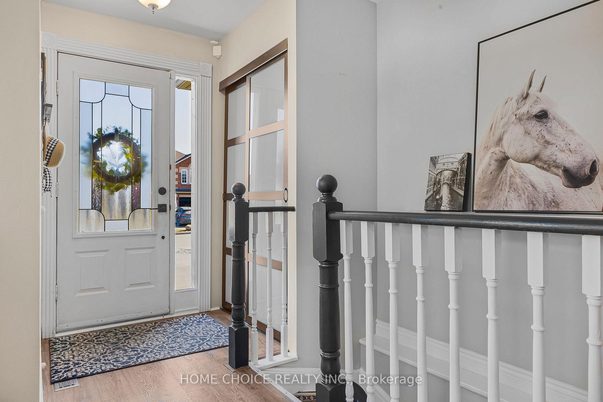 Photo 4 of 40 Meadowview Boulevard, Clarington, Bowmanville — HOMEH