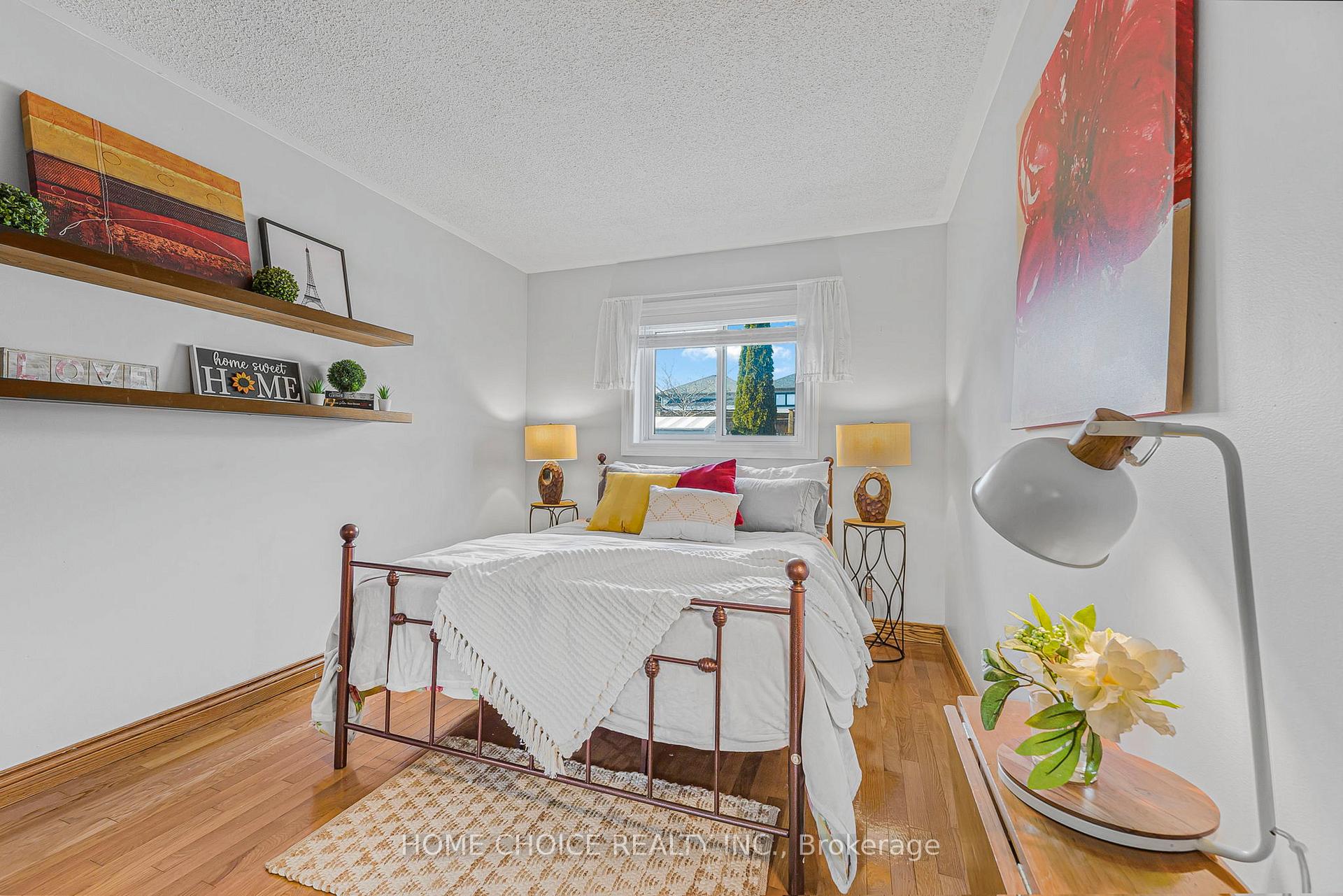 Photo 17 of 40 Meadowview Boulevard, Clarington, Bowmanville — HOMEH