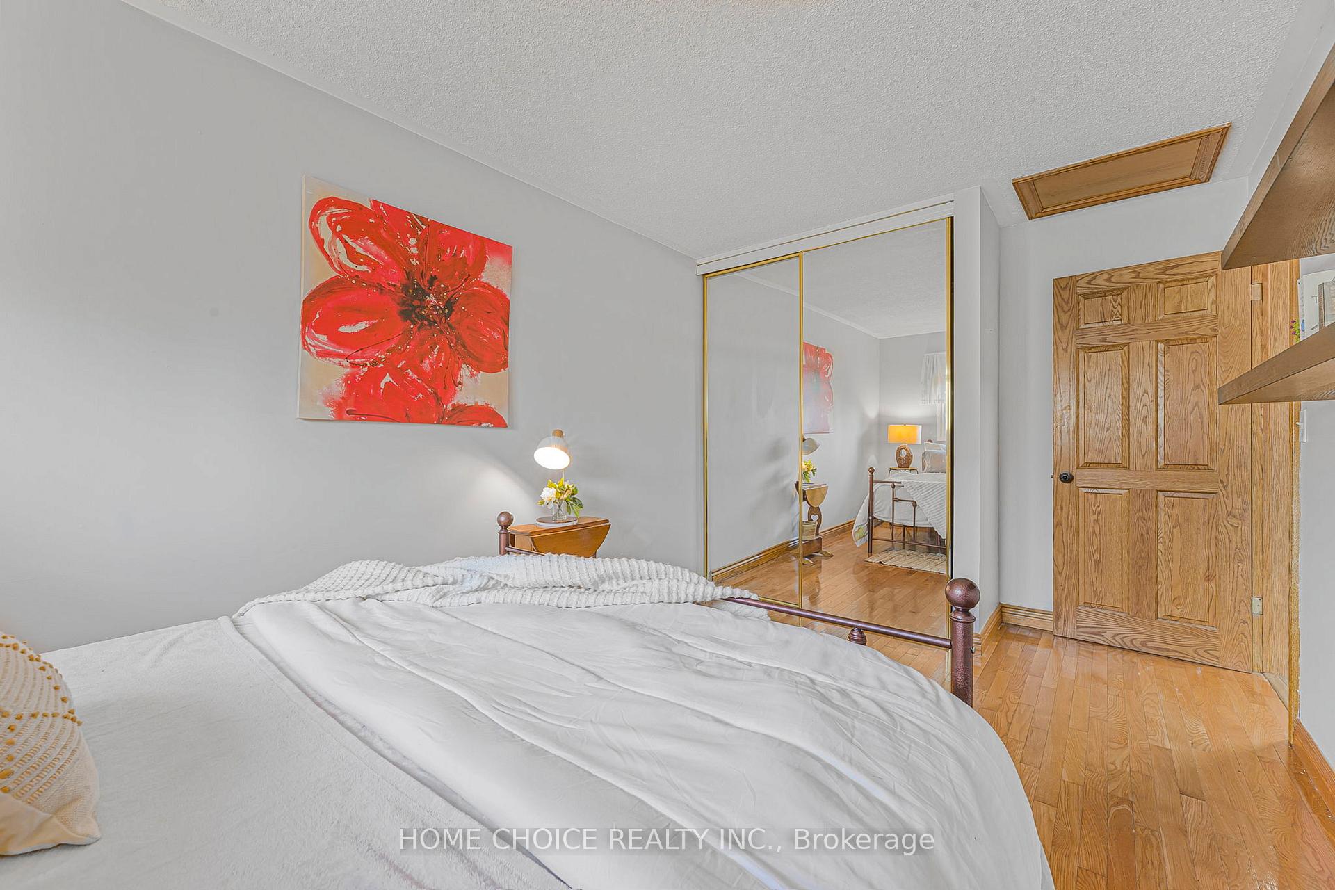 Photo 18 of 40 Meadowview Boulevard, Clarington, Bowmanville — HOMEH