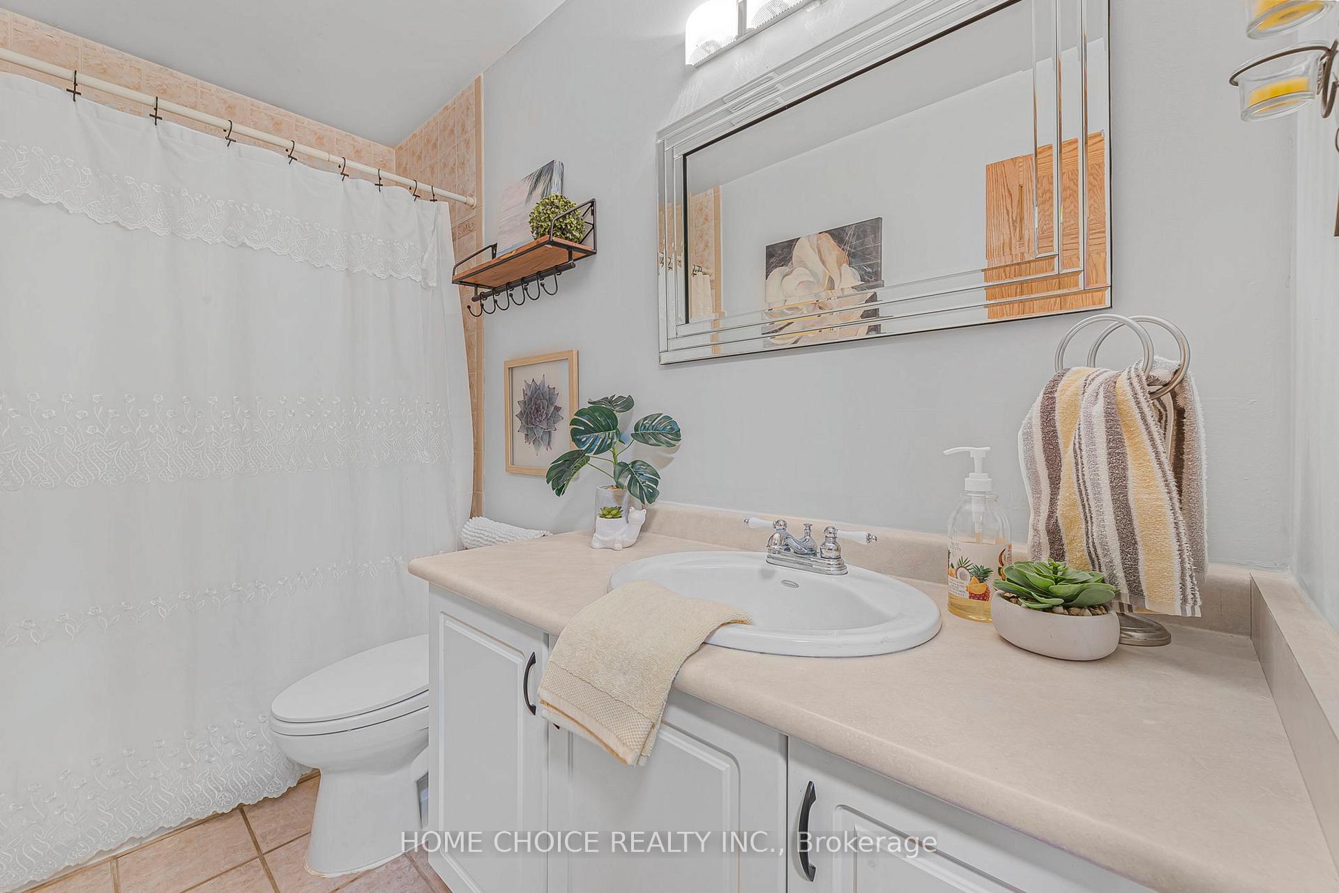Photo 20 of 40 Meadowview Boulevard, Clarington, Bowmanville — HOMEH