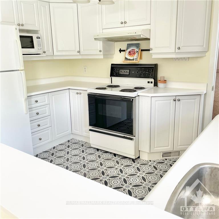 Photo 4 of 1027 Connaught Avenue, Ottawa, Queensway Terrace North — HOMEH