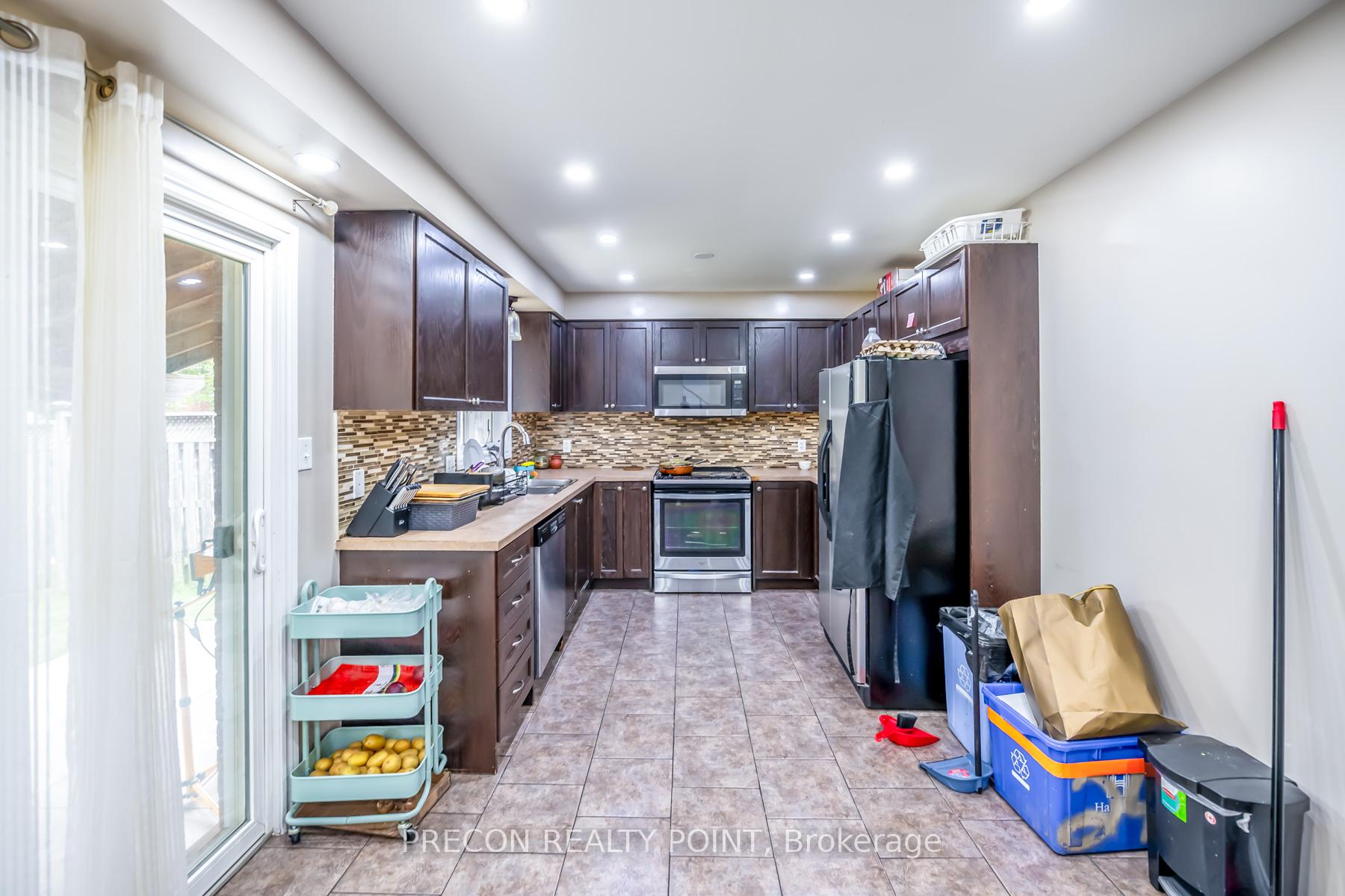 Photo 5 of 24 Midanbury Way, Hamilton, Mount Hope — HOMEH