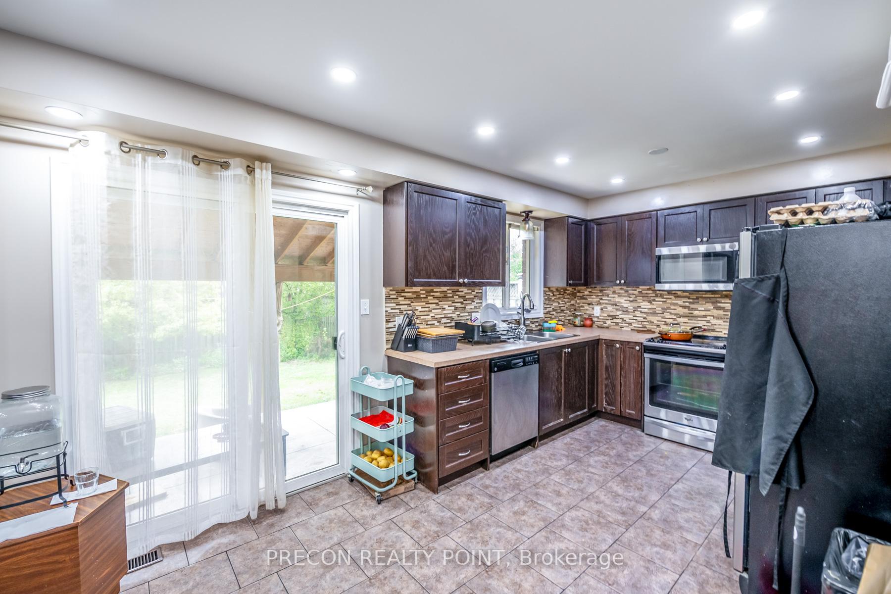 Photo 6 of 24 Midanbury Way, Hamilton, Mount Hope — HOMEH