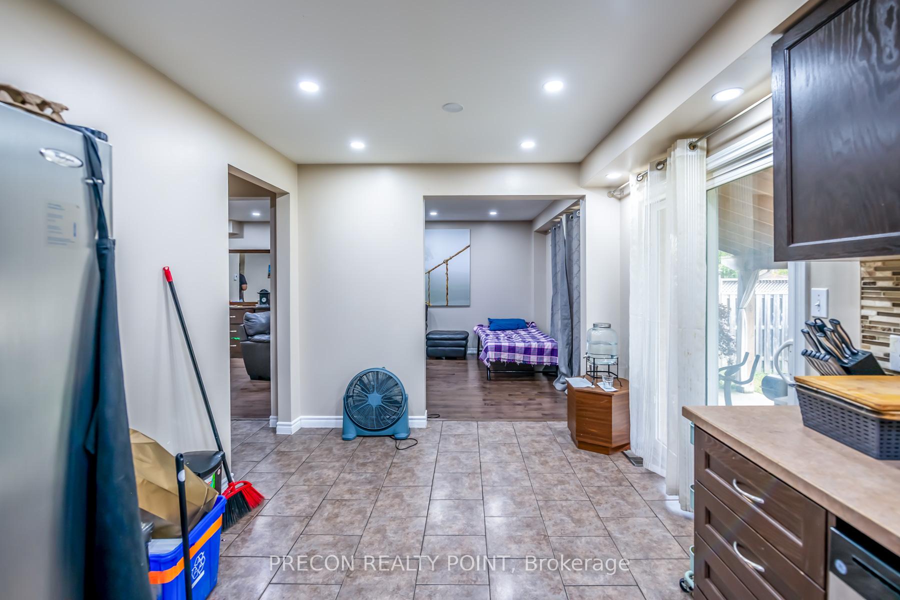 Photo 8 of 24 Midanbury Way, Hamilton, Mount Hope — HOMEH