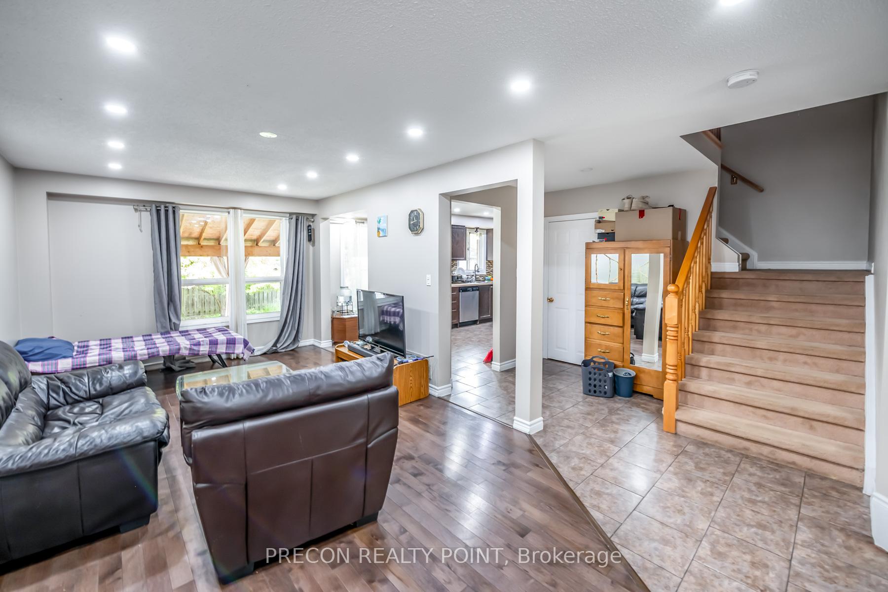Photo 12 of 24 Midanbury Way, Hamilton, Mount Hope — HOMEH