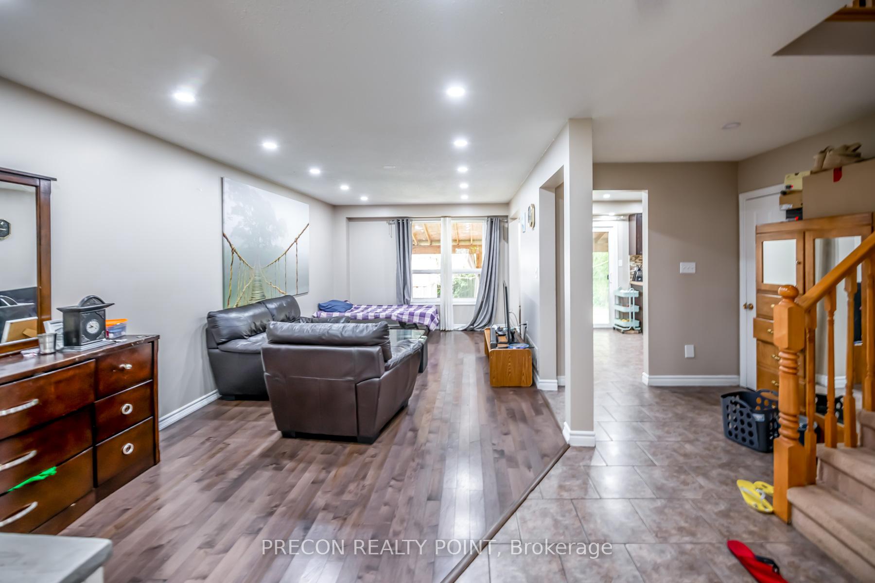 Photo 16 of 24 Midanbury Way, Hamilton, Mount Hope — HOMEH