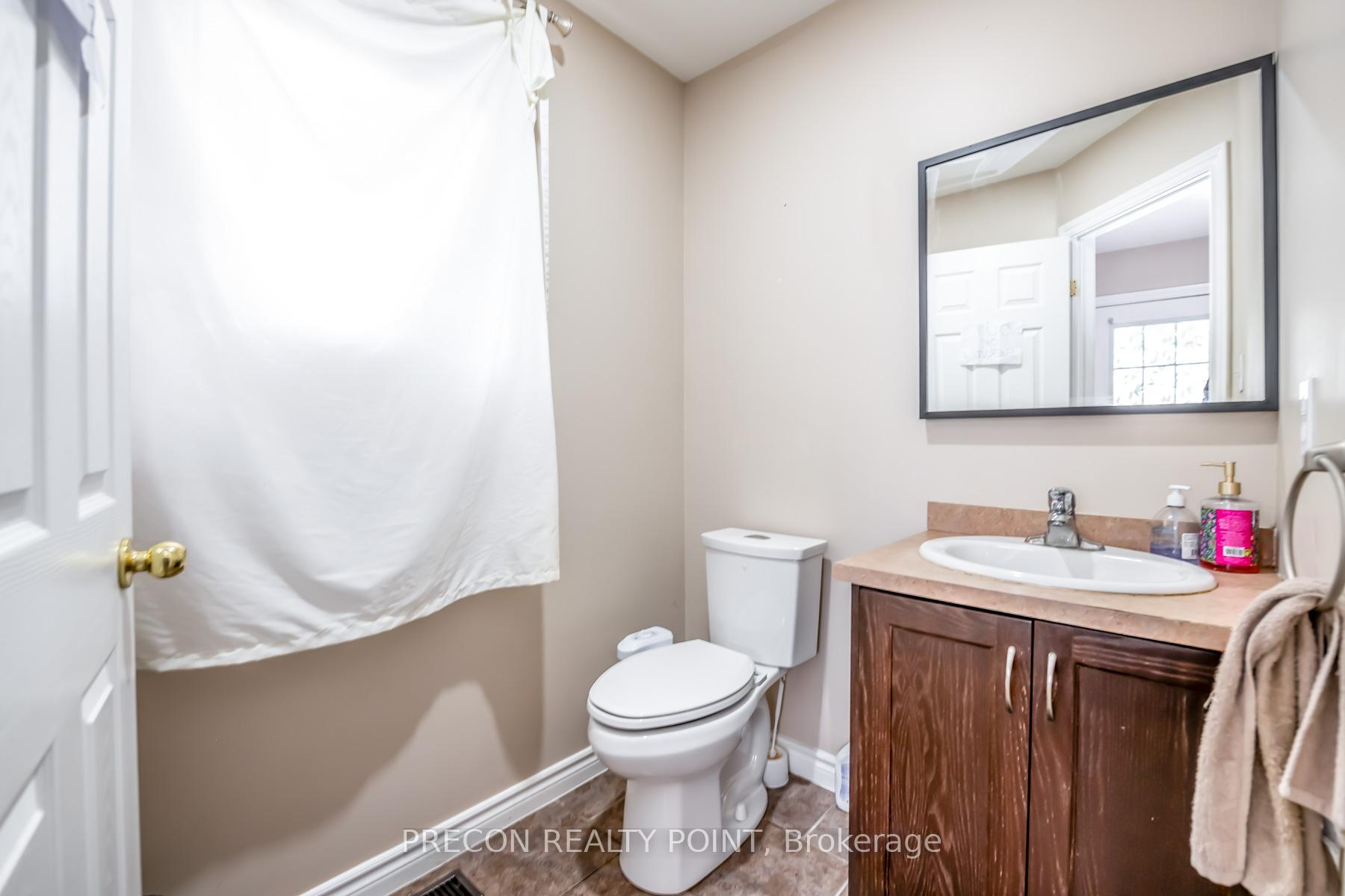 Photo 17 of 24 Midanbury Way, Hamilton, Mount Hope — HOMEH