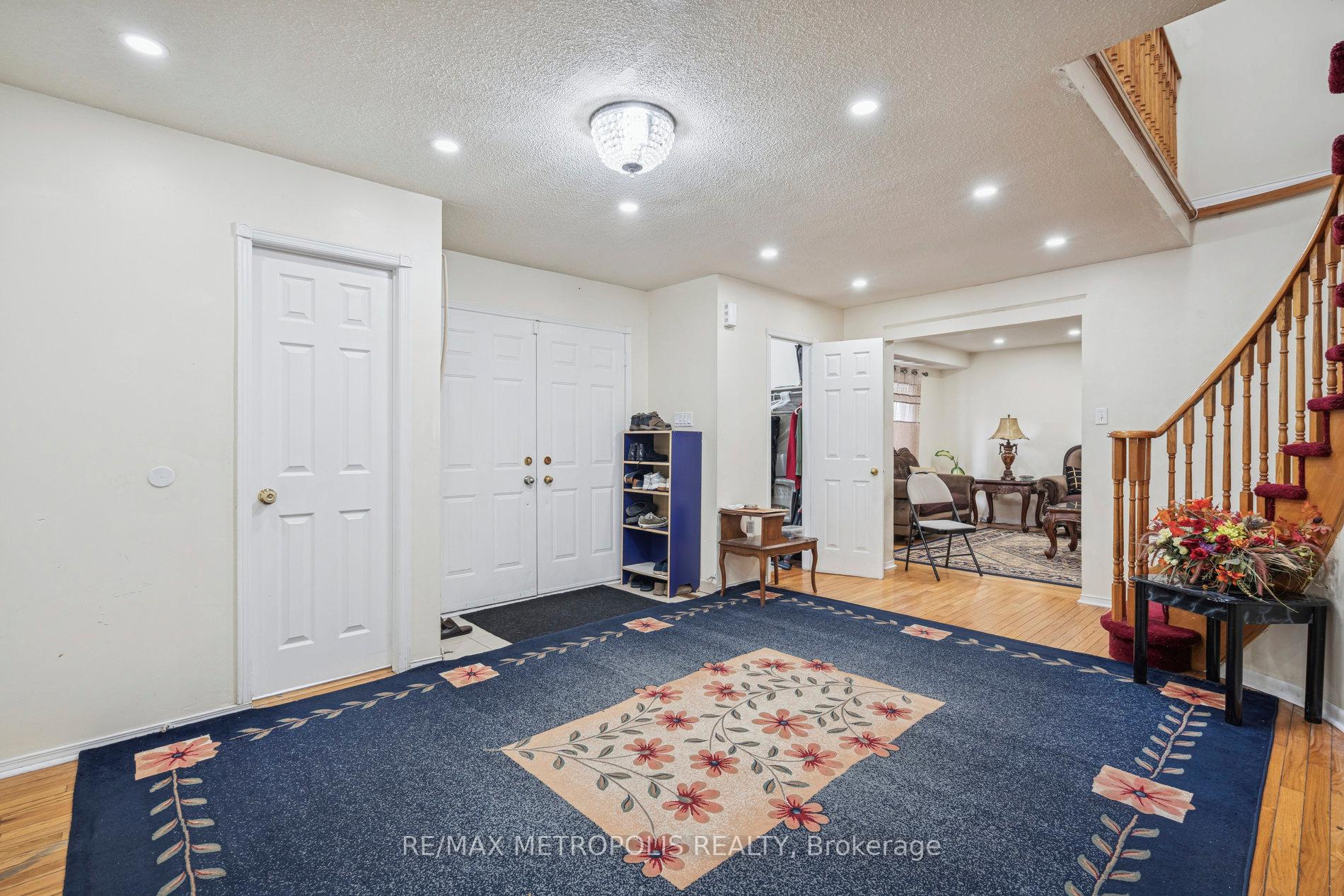Photo 5 of 387 Ray Lawson Boulevard, Brampton, Fletcher's Creek South — HOMEH