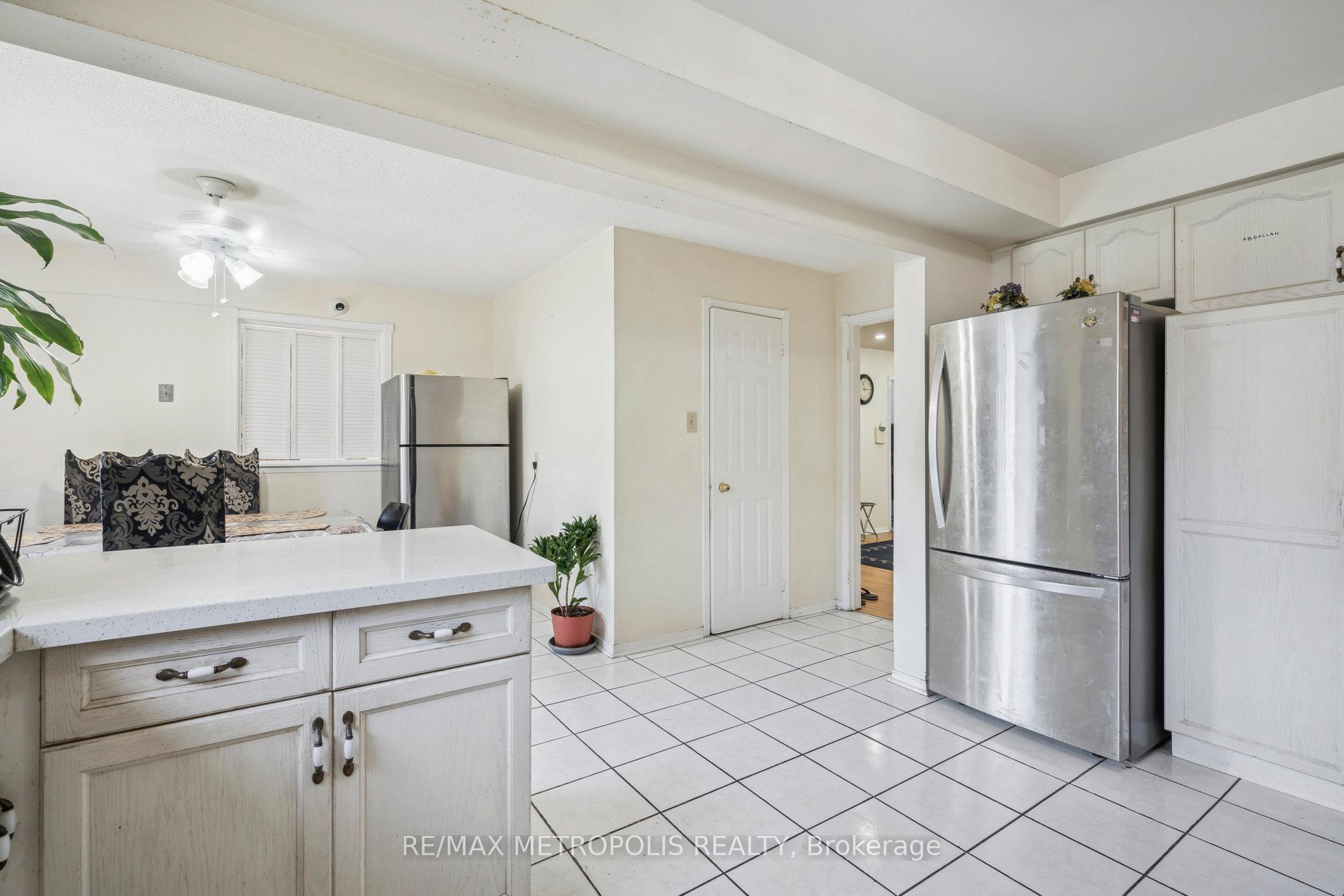 Photo 13 of 387 Ray Lawson Boulevard, Brampton, Fletcher's Creek South — HOMEH