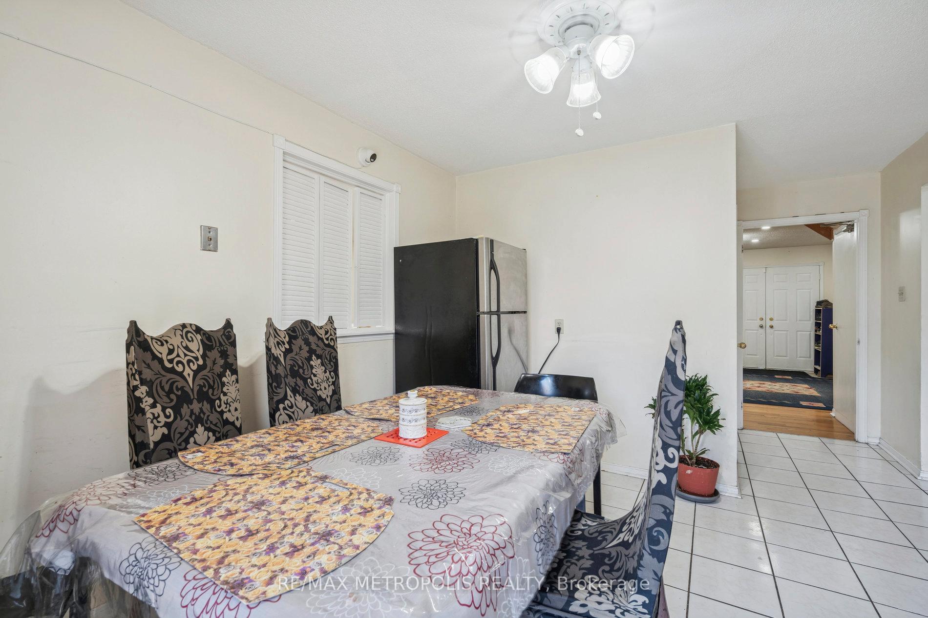 Photo 15 of 387 Ray Lawson Boulevard, Brampton, Fletcher's Creek South — HOMEH