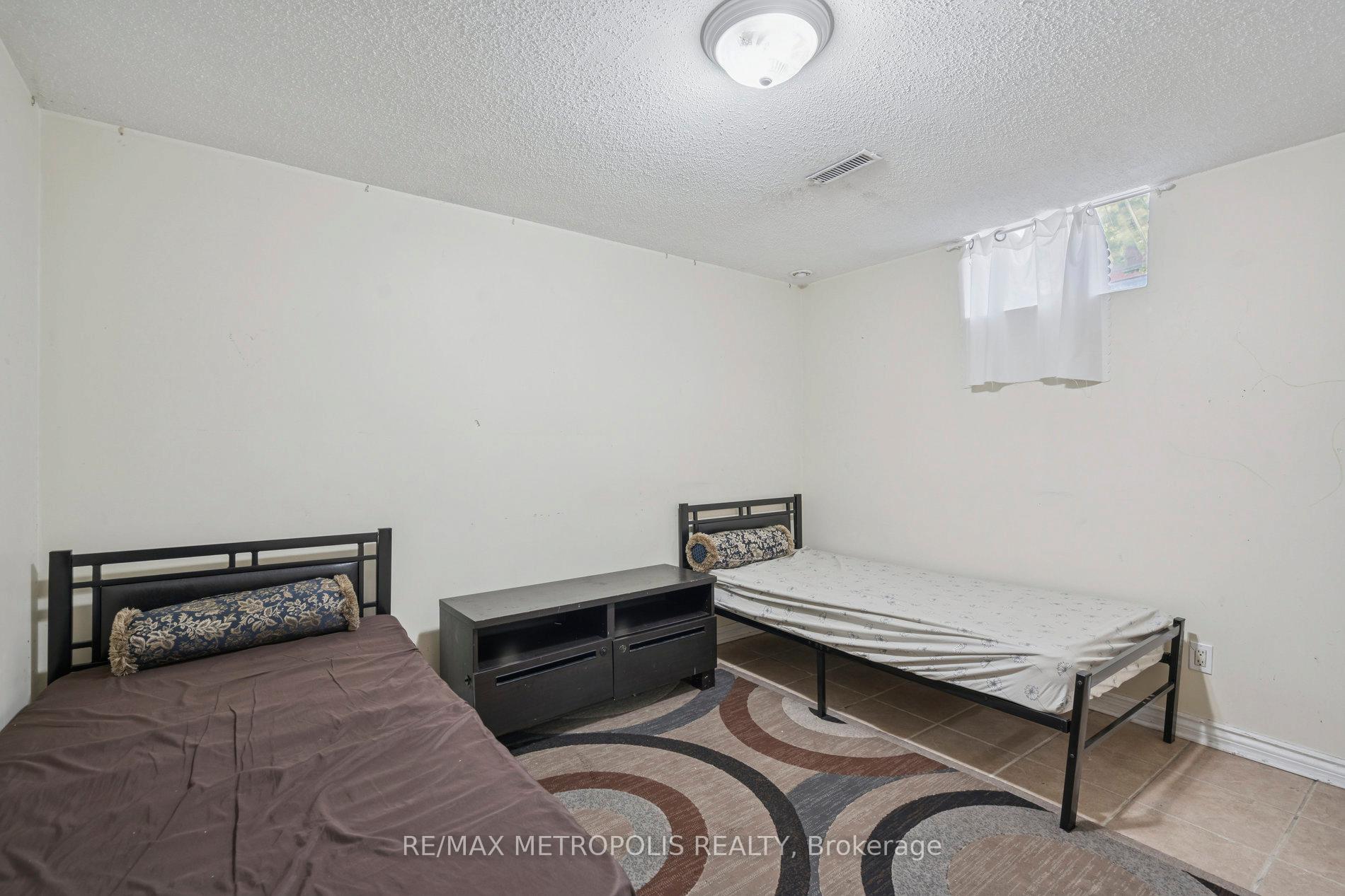 Photo 43 of 387 Ray Lawson Boulevard, Brampton, Fletcher's Creek South — HOMEH