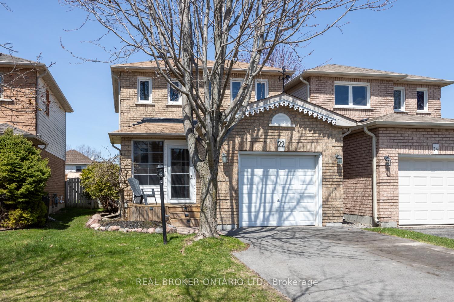 Photo 4 of 22 Willey Drive, Clarington, Bowmanville — HOMEH