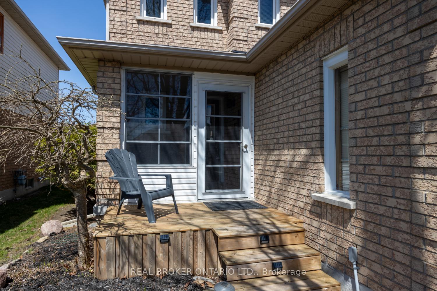 Photo 5 of 22 Willey Drive, Clarington, Bowmanville — HOMEH