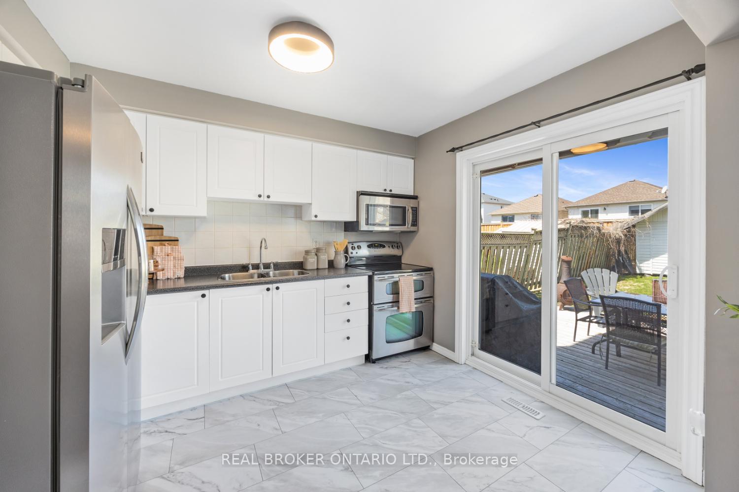 Photo 14 of 22 Willey Drive, Clarington, Bowmanville — HOMEH