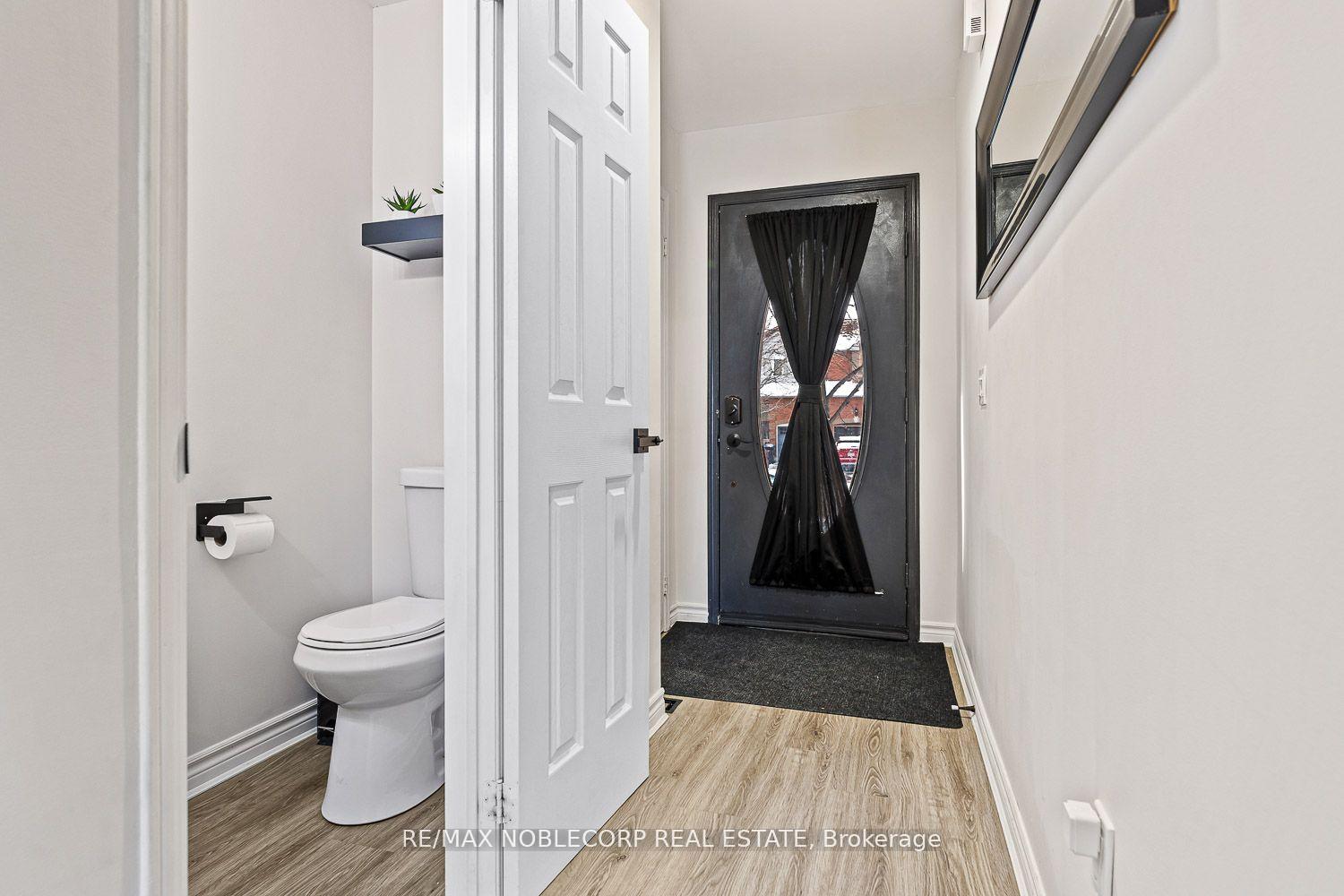 Photo 3 of 108 Senator Way E, Caledon, Bolton North — HOMEH