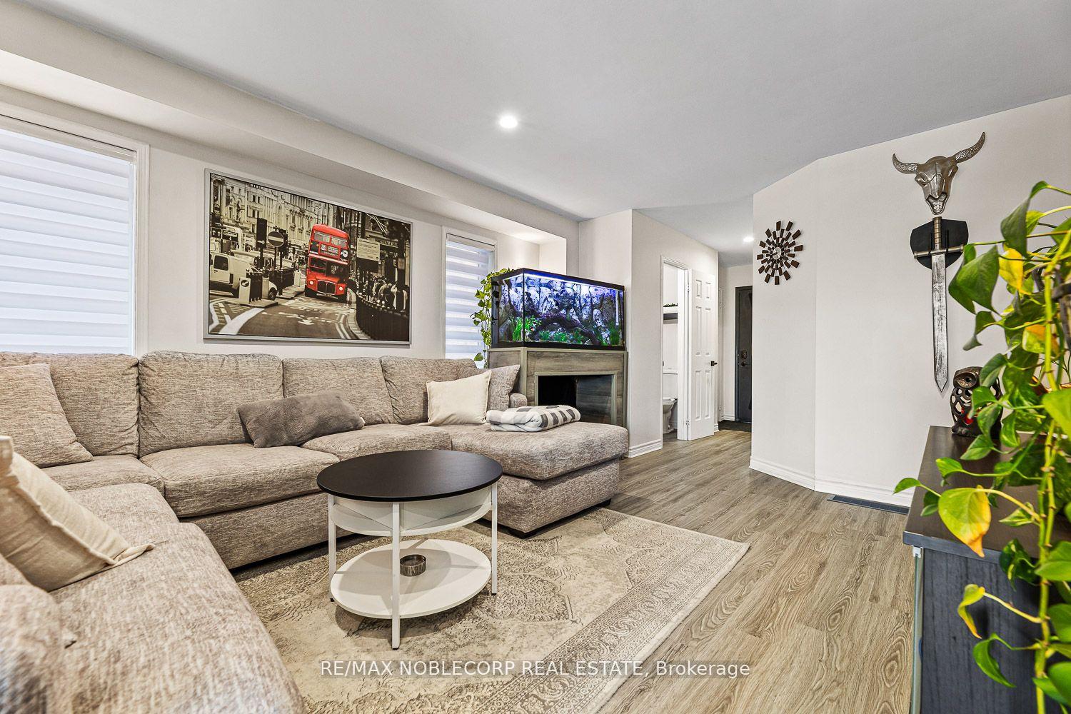 Photo 6 of 108 Senator Way E, Caledon, Bolton North — HOMEH