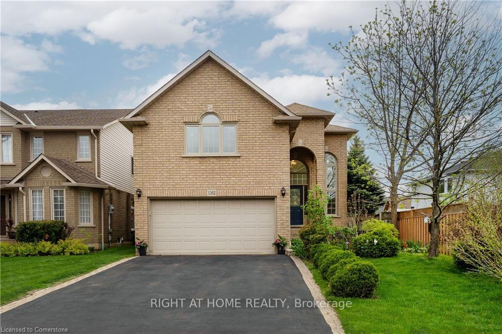 Photo 1 of 1262 Upper Paradise Road, Hamilton, Carpenter — HOMEH