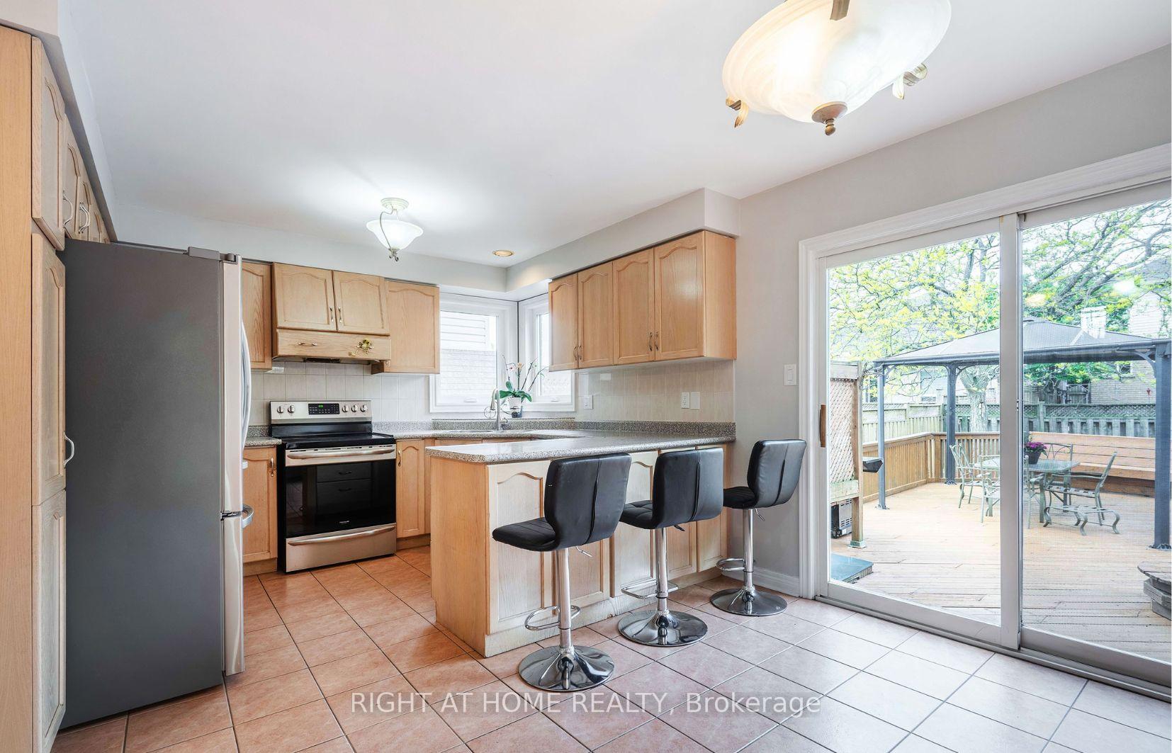 Photo 5 of 1262 Upper Paradise Road, Hamilton, Carpenter — HOMEH