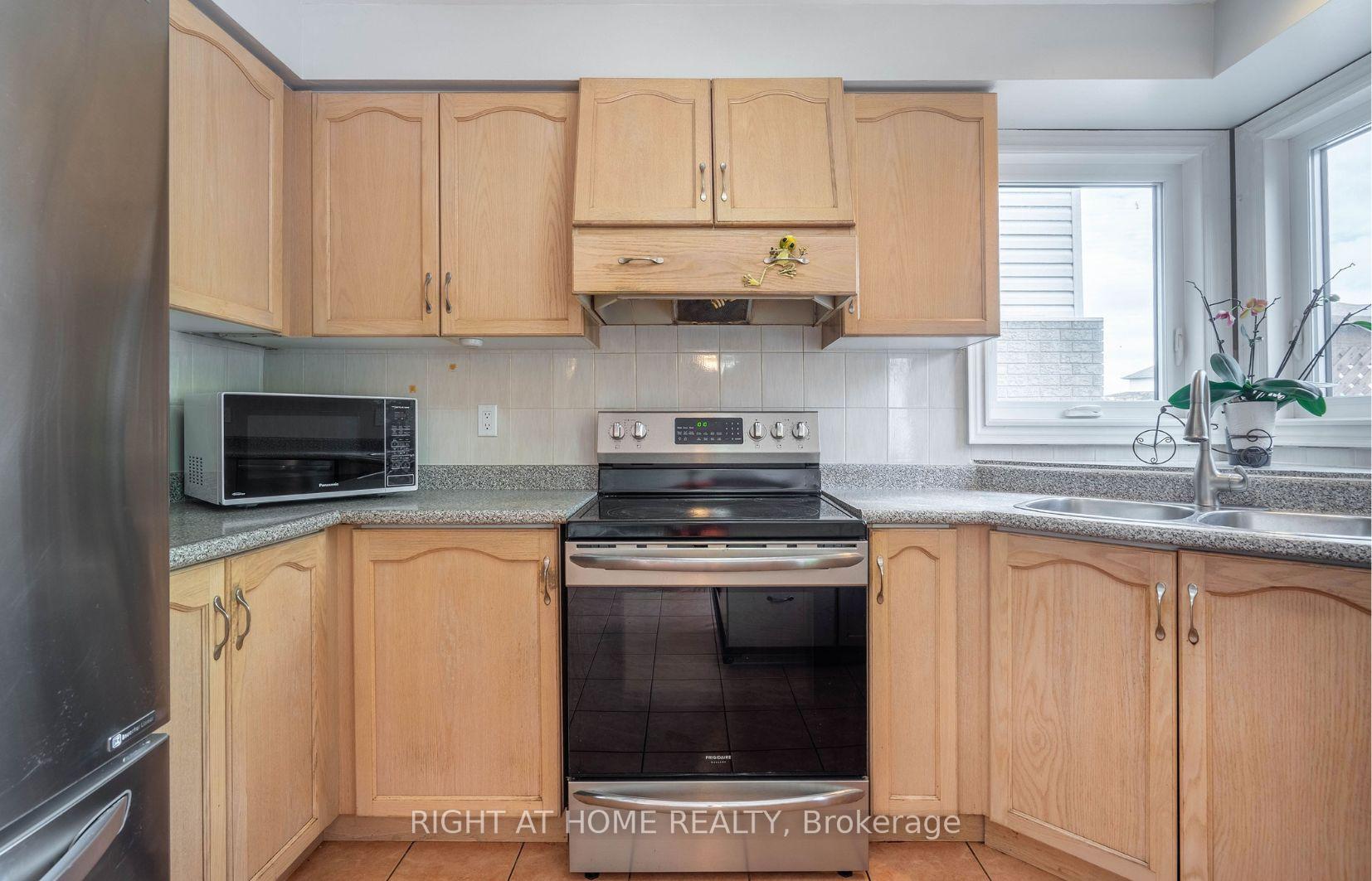 Photo 7 of 1262 Upper Paradise Road, Hamilton, Carpenter — HOMEH