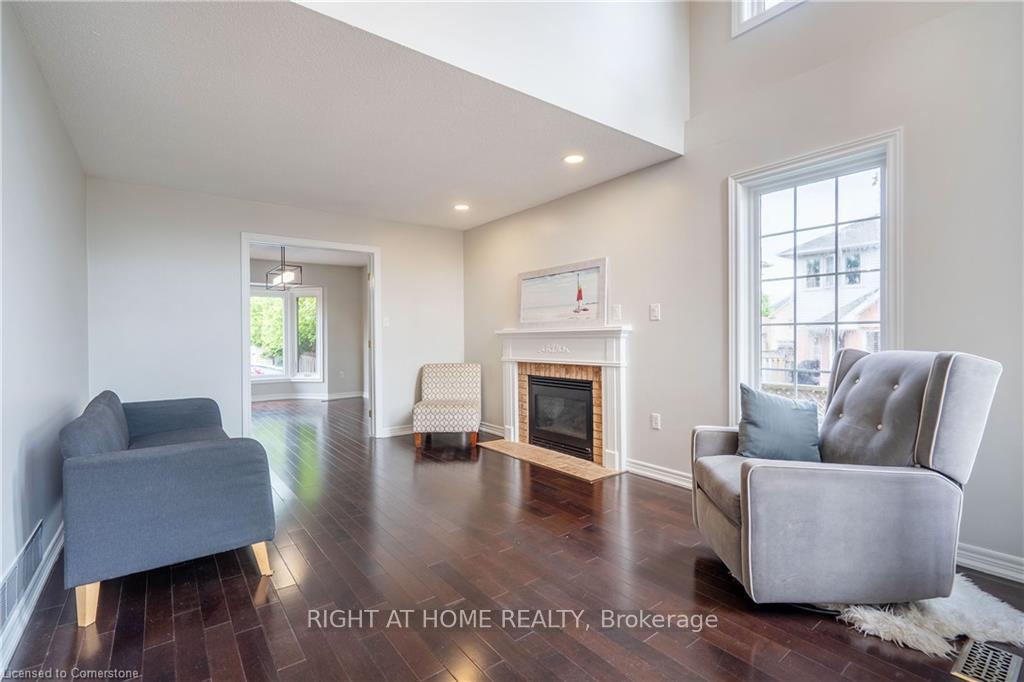 Photo 9 of 1262 Upper Paradise Road, Hamilton, Carpenter — HOMEH