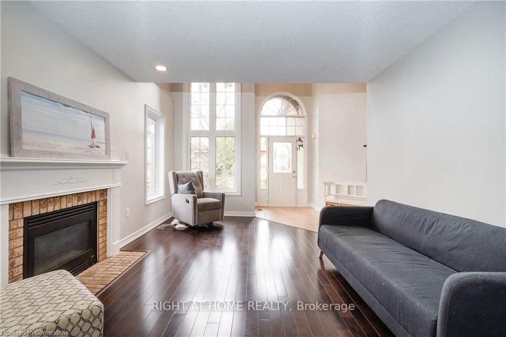 Photo 10 of 1262 Upper Paradise Road, Hamilton, Carpenter — HOMEH