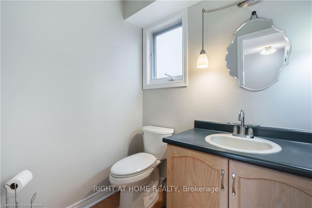 Photo 14 of 1262 Upper Paradise Road, Hamilton, Carpenter — HOMEH