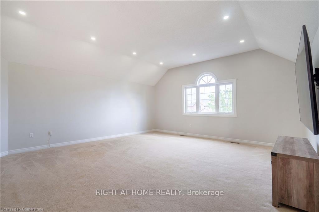 Photo 17 of 1262 Upper Paradise Road, Hamilton, Carpenter — HOMEH