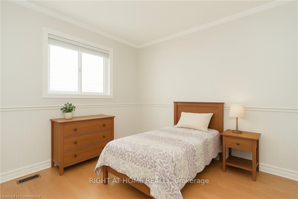 Photo 27 of 1262 Upper Paradise Road, Hamilton, Carpenter — HOMEH