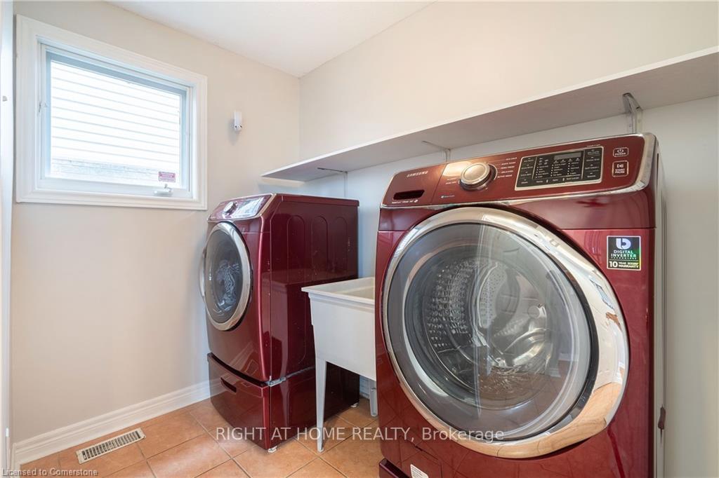 Photo 31 of 1262 Upper Paradise Road, Hamilton, Carpenter — HOMEH