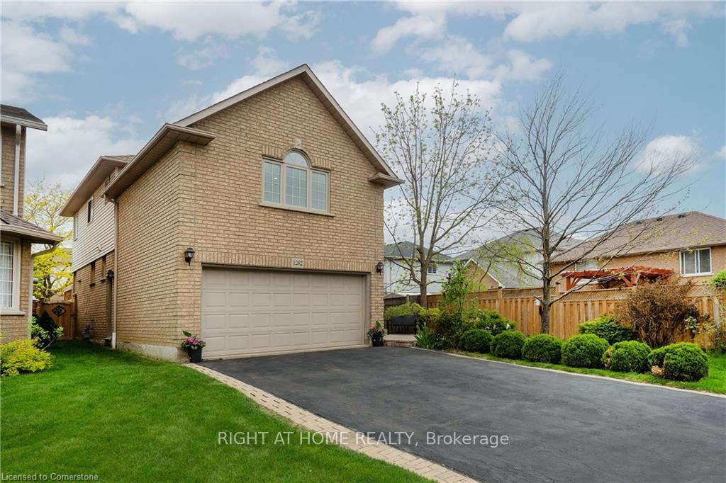 Photo 47 of 1262 Upper Paradise Road, Hamilton, Carpenter — HOMEH