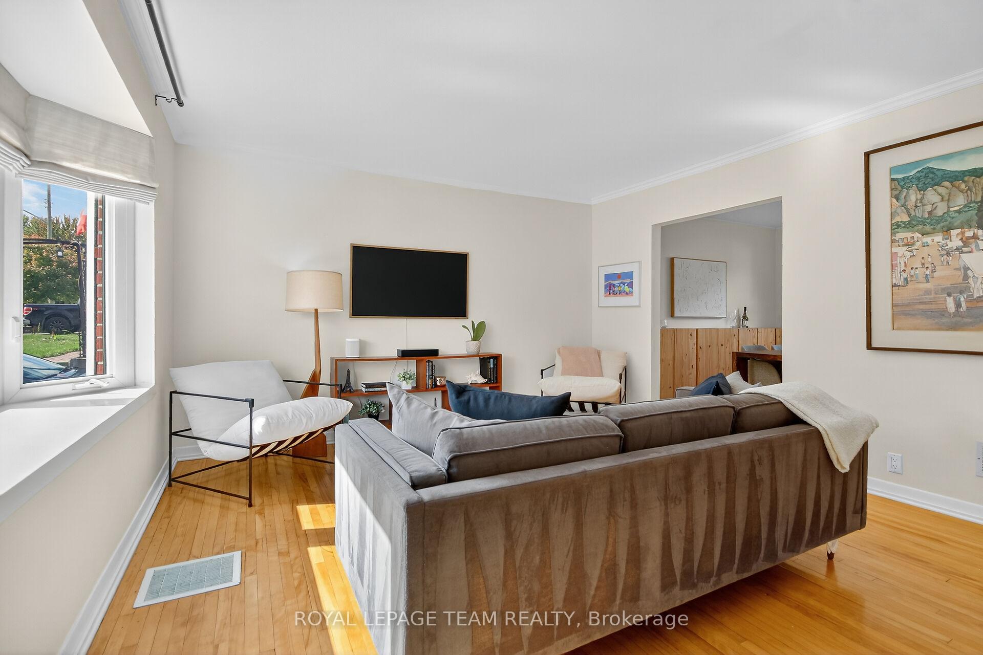 Photo 3 of 1243 Kingston Avenue, Ottawa, Carlington — HOMEH