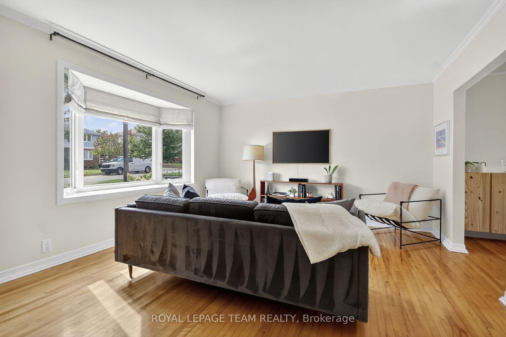 Photo 7 of 1243 Kingston Avenue, Ottawa, Carlington — HOMEH