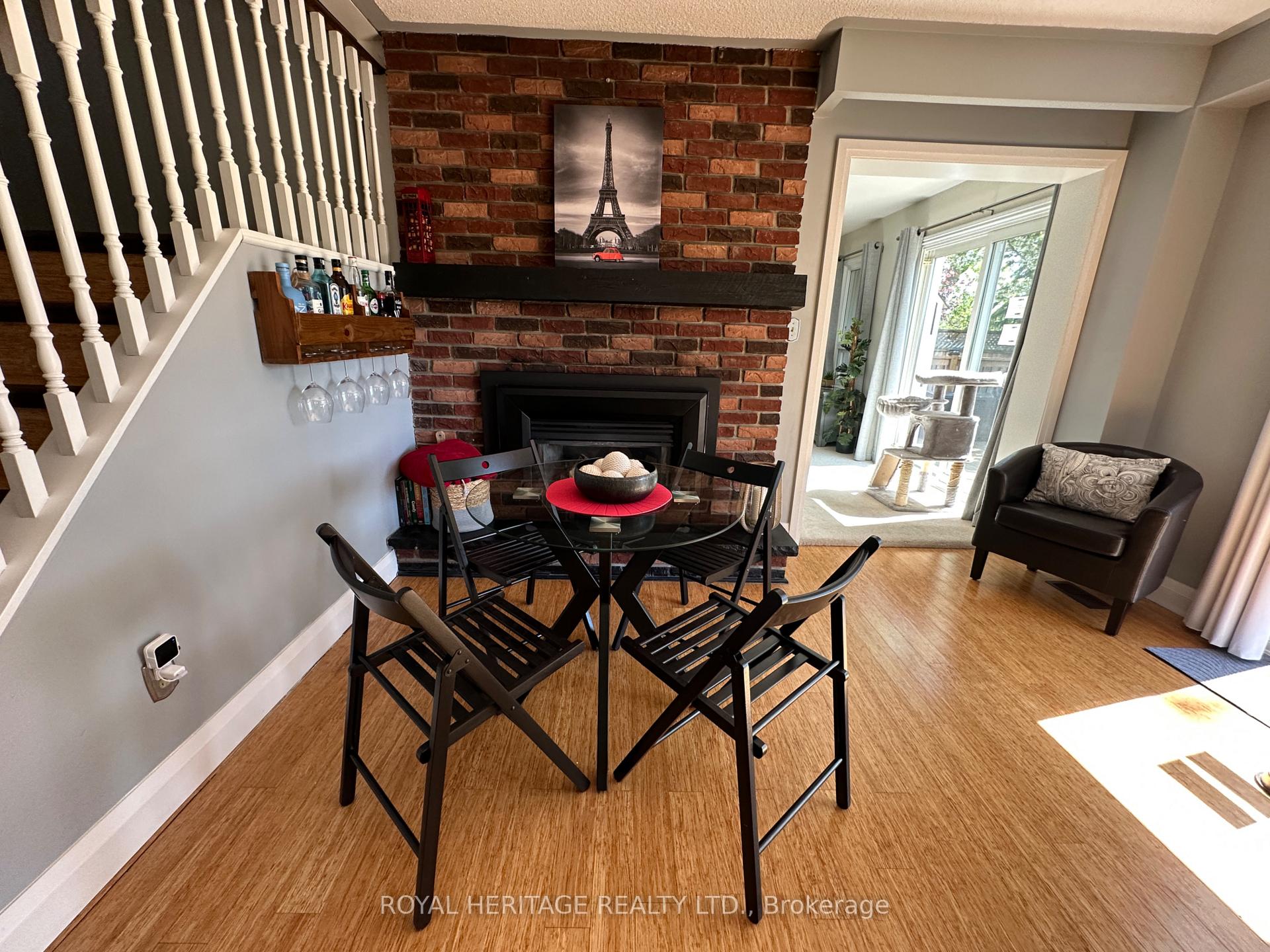 Photo 6 of 32 Hillier Street, Clarington, Bowmanville — HOMEH