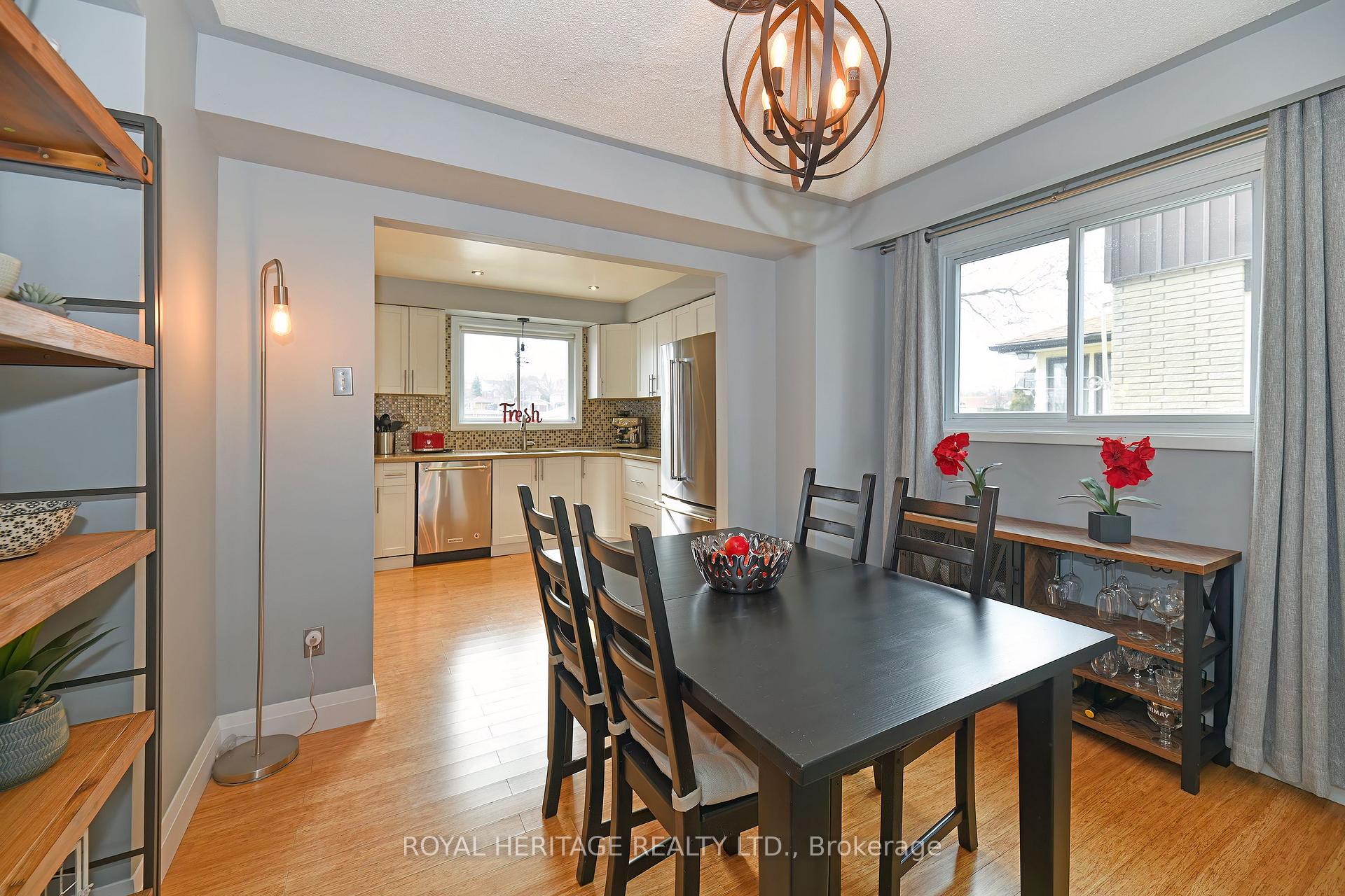 Photo 9 of 32 Hillier Street, Clarington, Bowmanville — HOMEH
