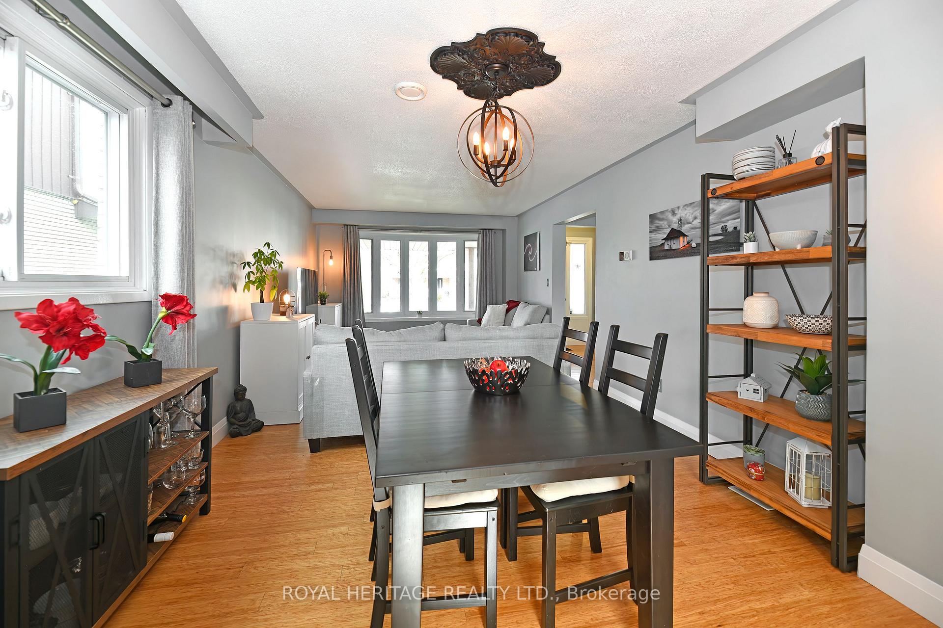 Photo 11 of 32 Hillier Street, Clarington, Bowmanville — HOMEH