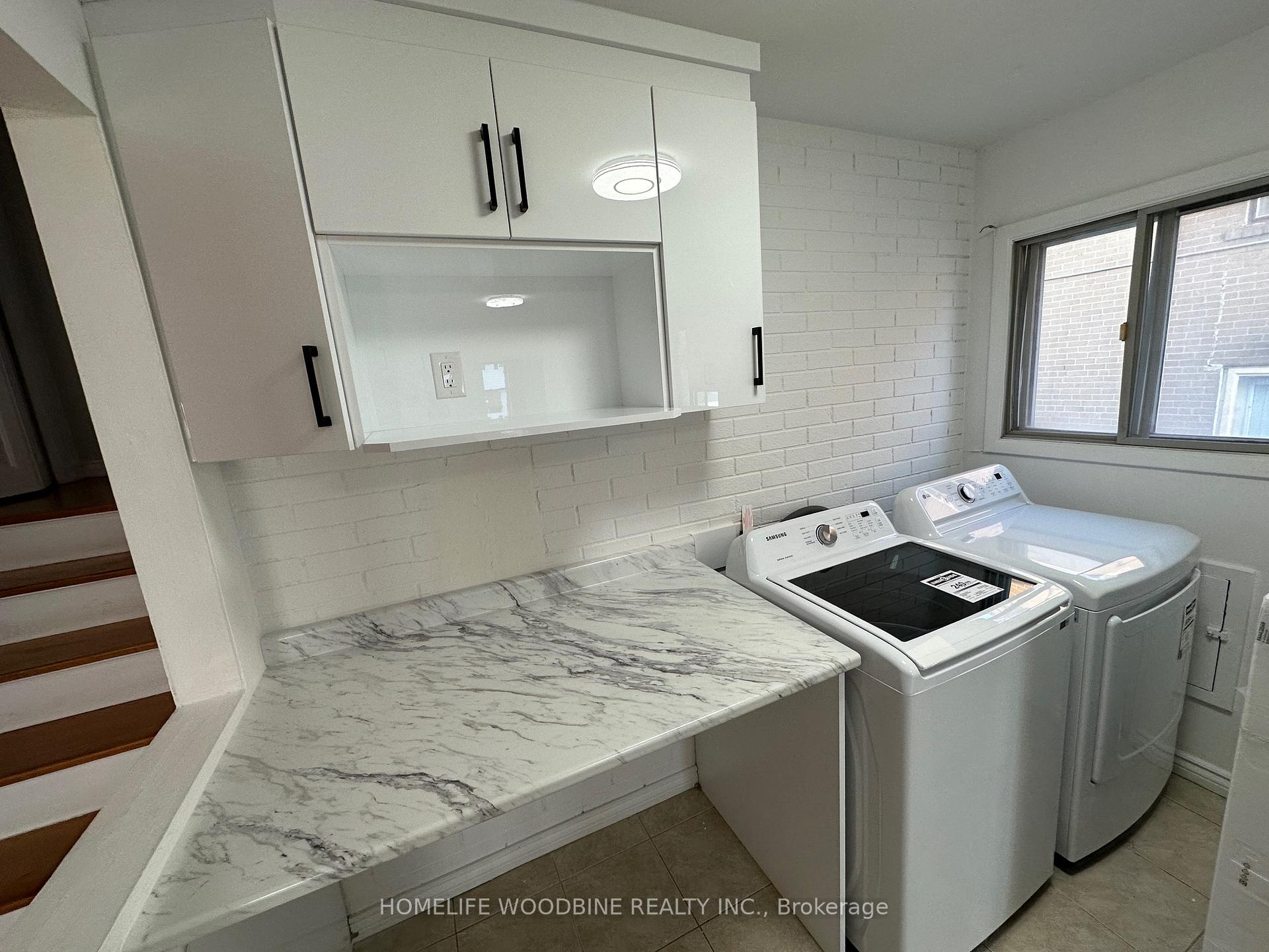 Photo 2 of 31 Benton Street, Brampton, Brampton East — HOMEH