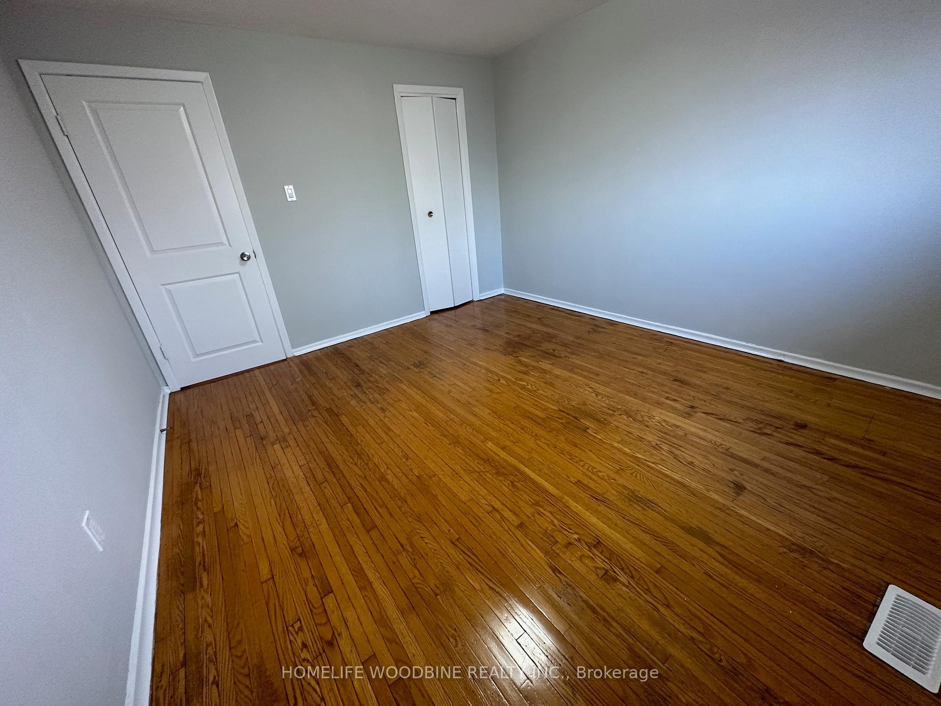 Photo 8 of 31 Benton Street, Brampton, Brampton East — HOMEH