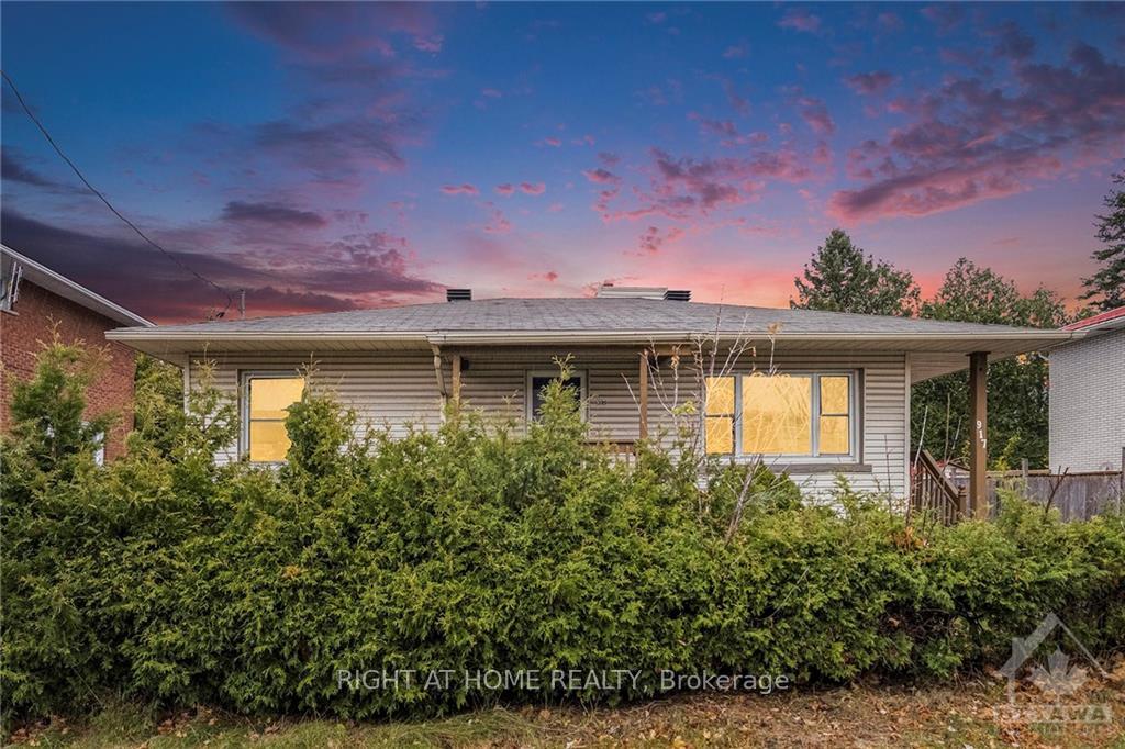Front of 917 Pinecrest Road