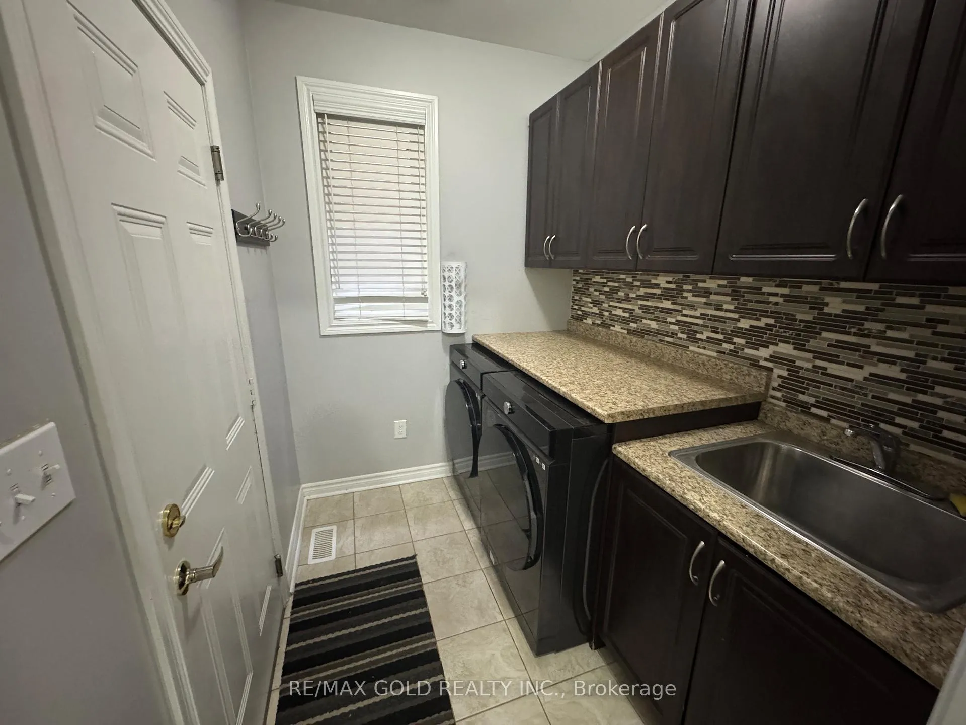 Photo 14 of 84 Summitgreen Crescent, Brampton, Sandringham-Wellington — HOMEH