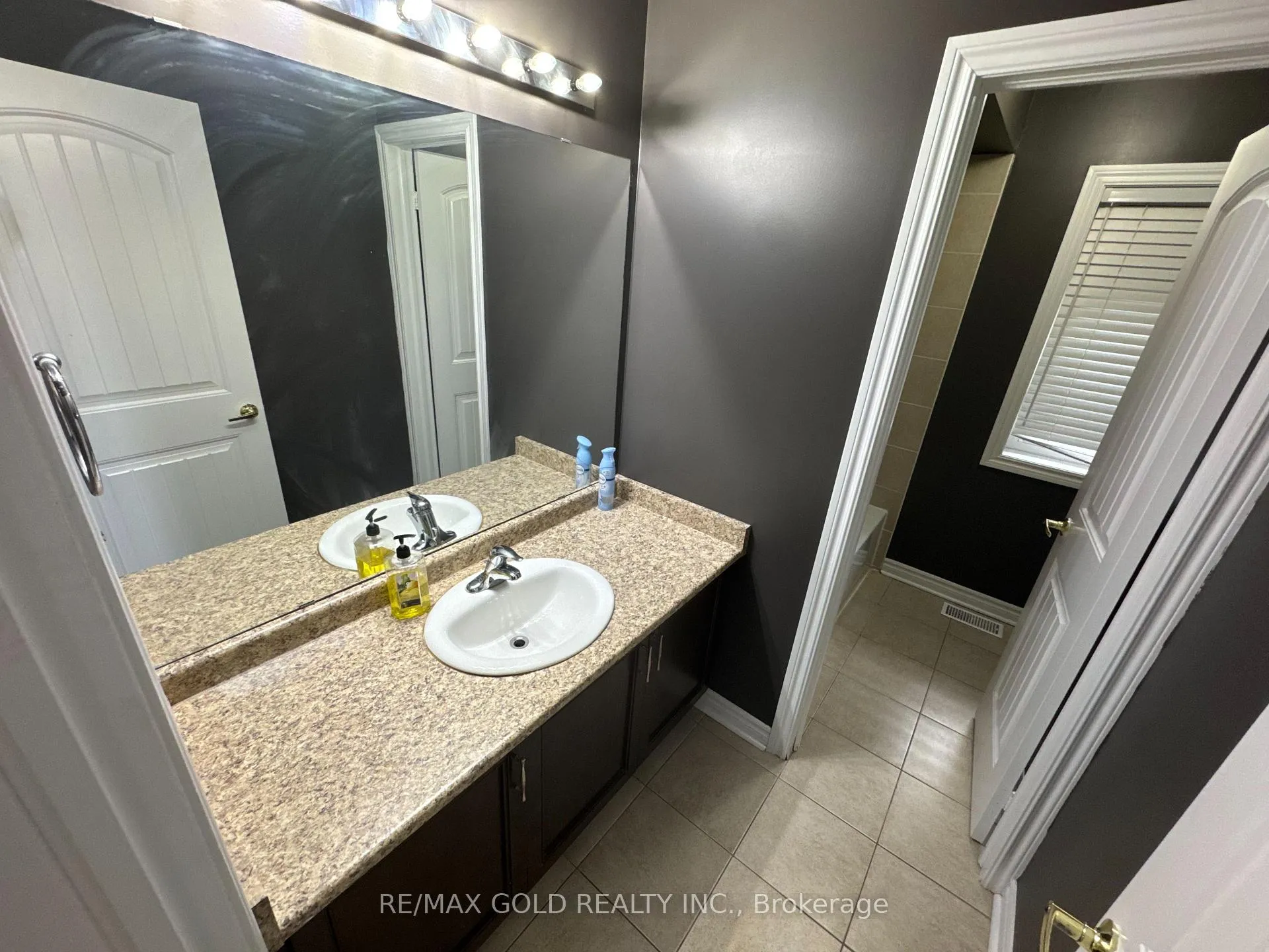Photo 17 of 84 Summitgreen Crescent, Brampton, Sandringham-Wellington — HOMEH