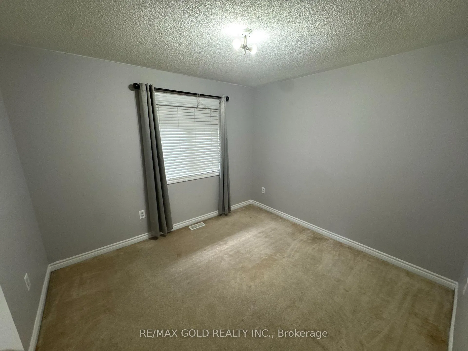 Photo 21 of 84 Summitgreen Crescent, Brampton, Sandringham-Wellington — HOMEH