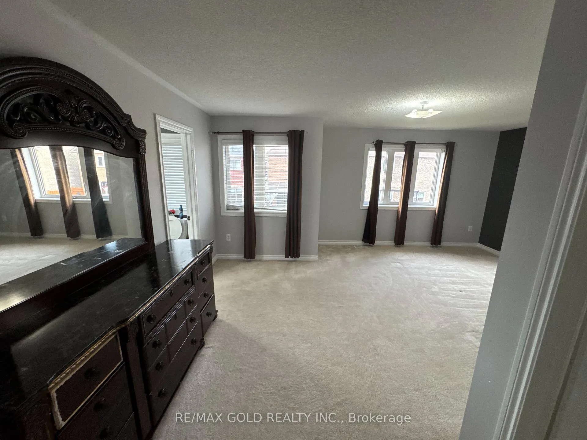 Photo 22 of 84 Summitgreen Crescent, Brampton, Sandringham-Wellington — HOMEH