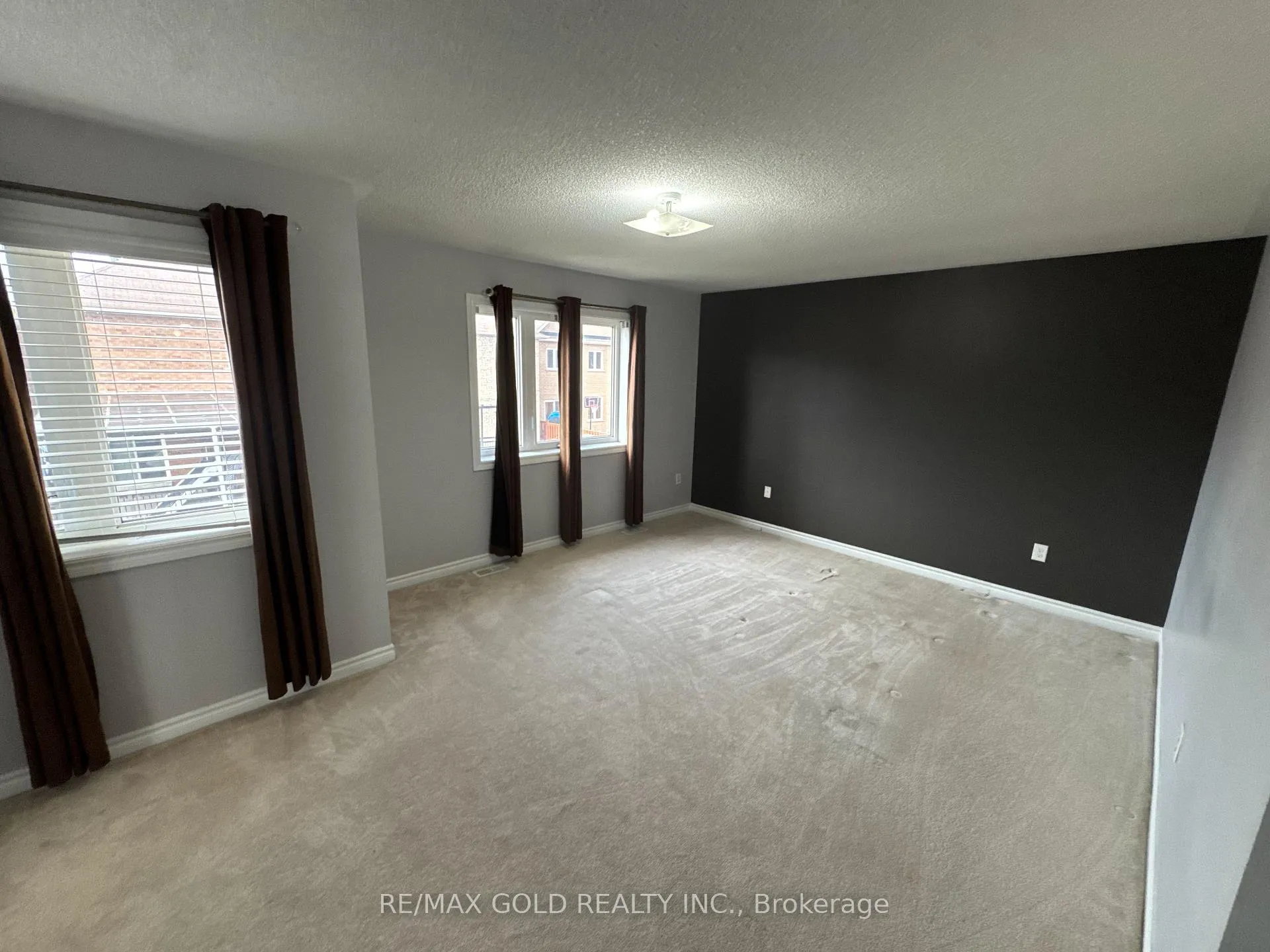 Photo 23 of 84 Summitgreen Crescent, Brampton, Sandringham-Wellington — HOMEH