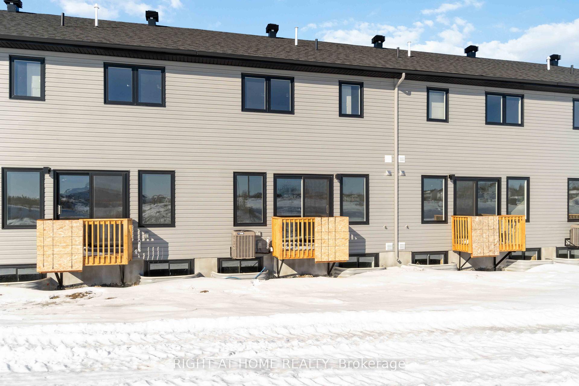 Photo 4 of 56 Griffith Way, Carleton Place — HOMEH