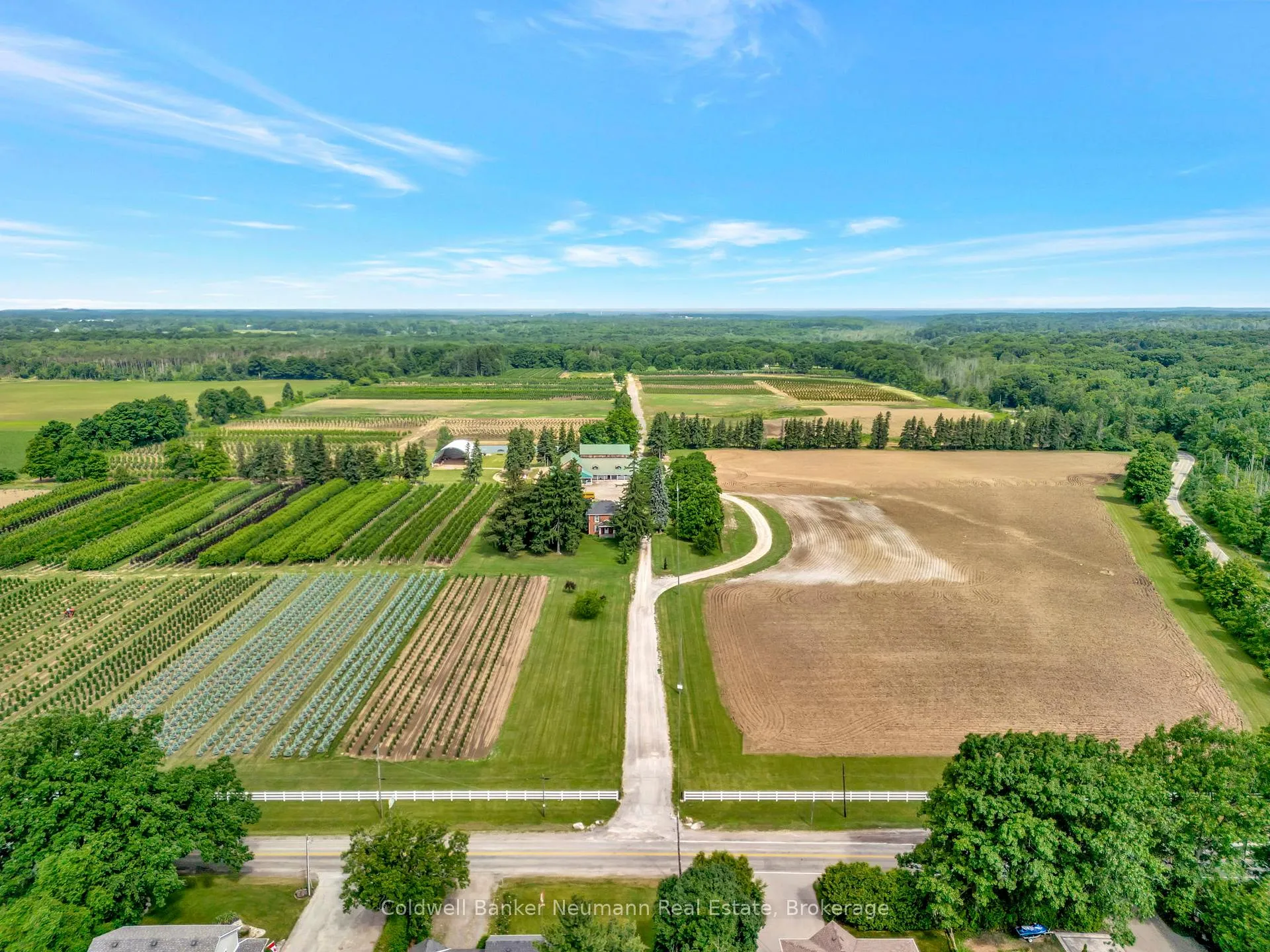 Photo 1 of 573 Parkside Drive, Hamilton, Rural Flamborough — HOMEH