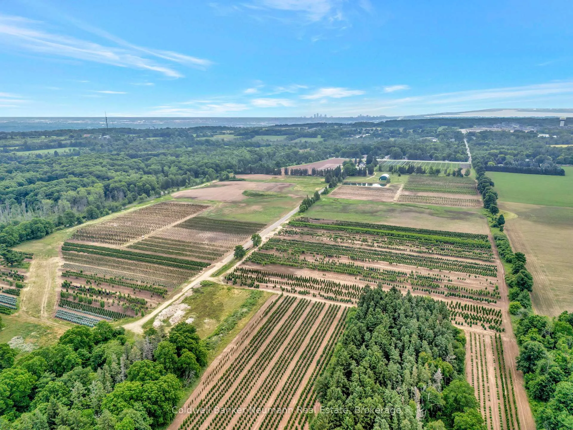 Photo 9 of 573 Parkside Drive, Hamilton, Rural Flamborough — HOMEH