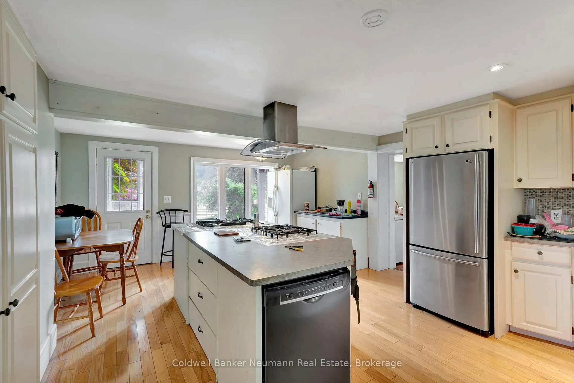 Photo 22 of 573 Parkside Drive, Hamilton, Rural Flamborough — HOMEH