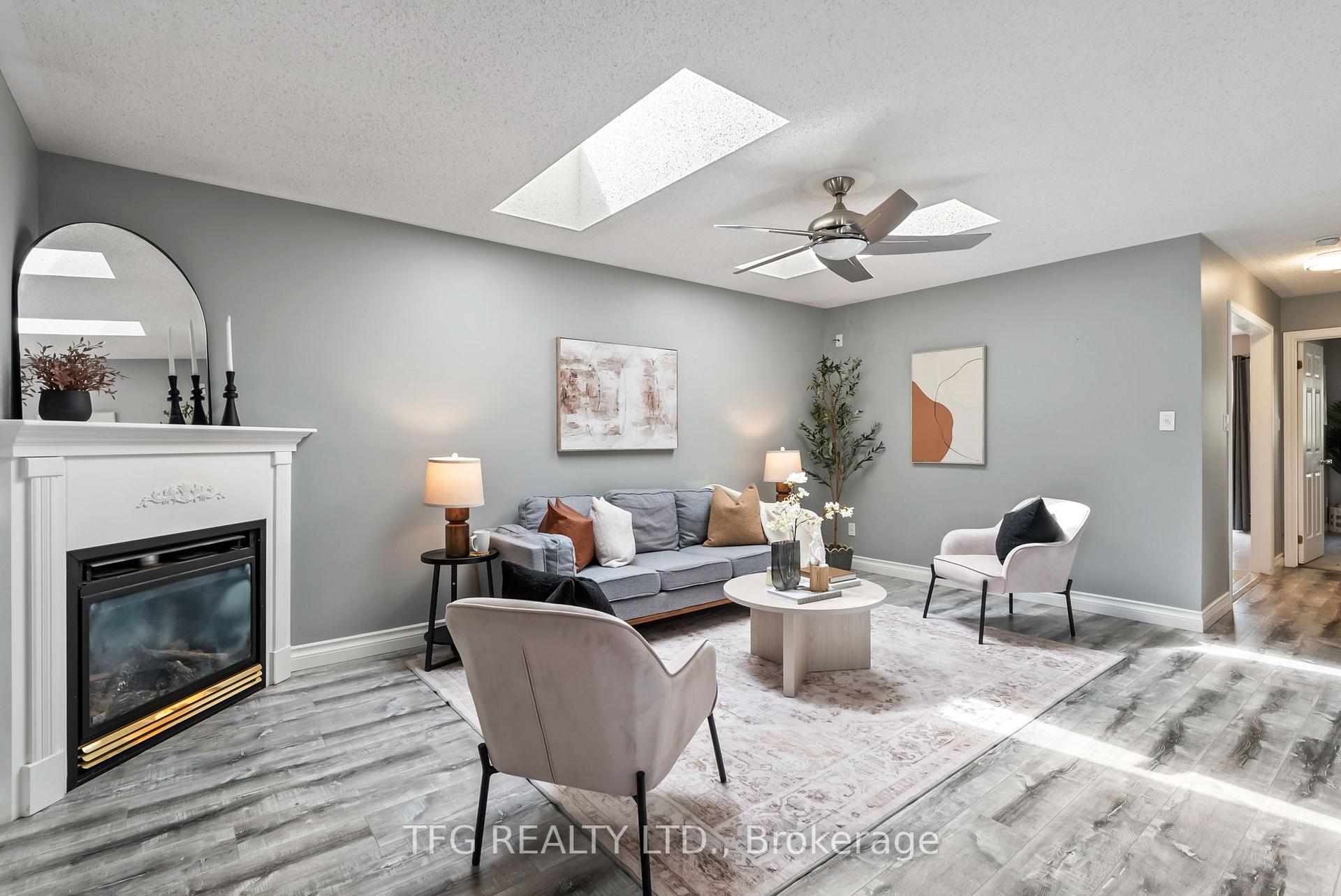 Photo 4 of 28 Eastfield Crescent, Clarington, Courtice — HOMEH